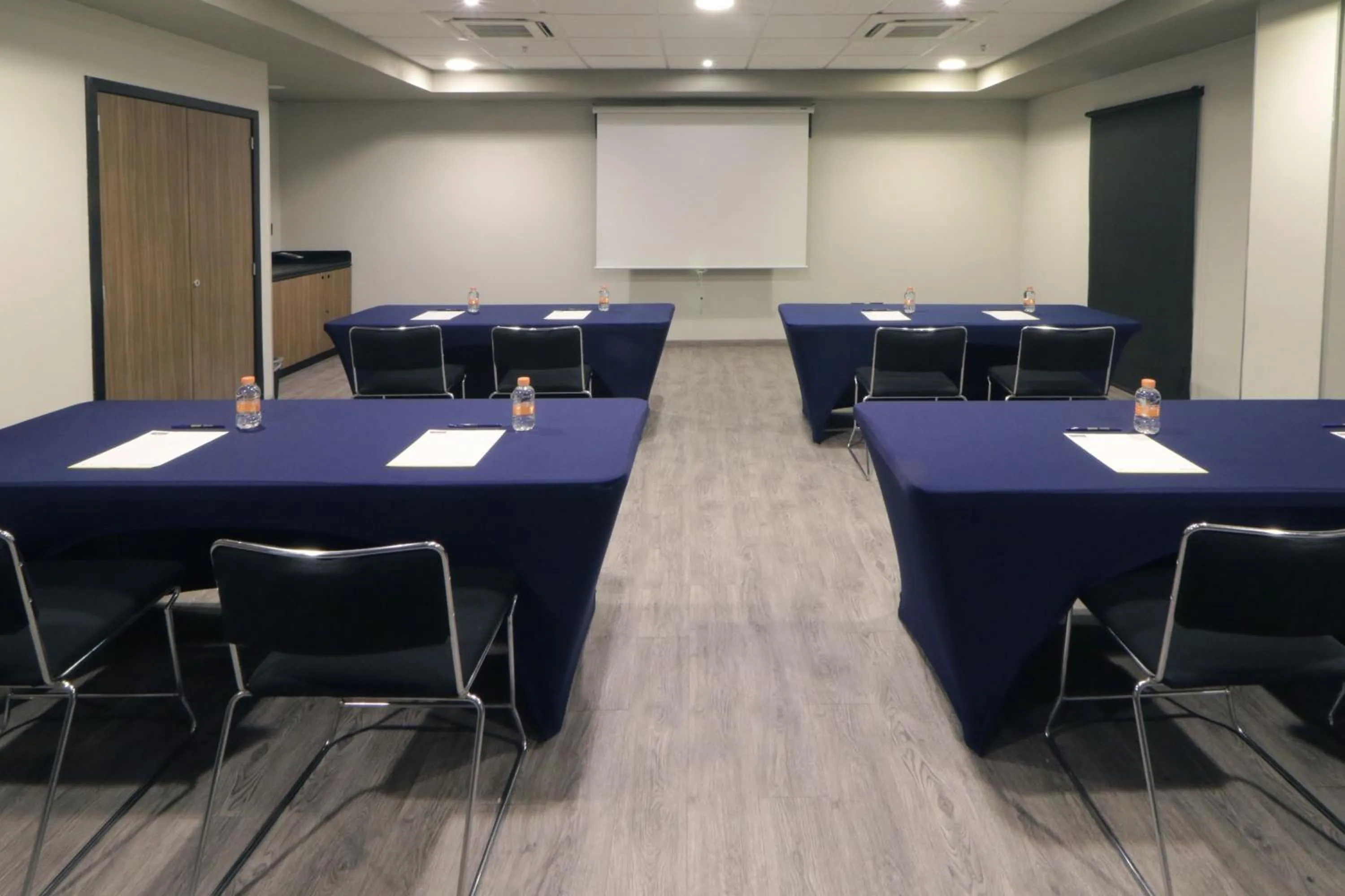 Meeting/conference room in City Express by Marriott Piedras Negras