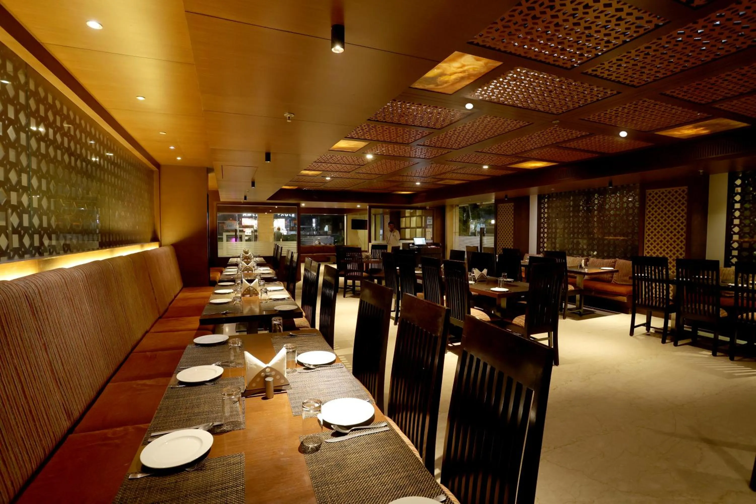 Restaurant/places to eat in Royale Lalit Hotel Jaipur