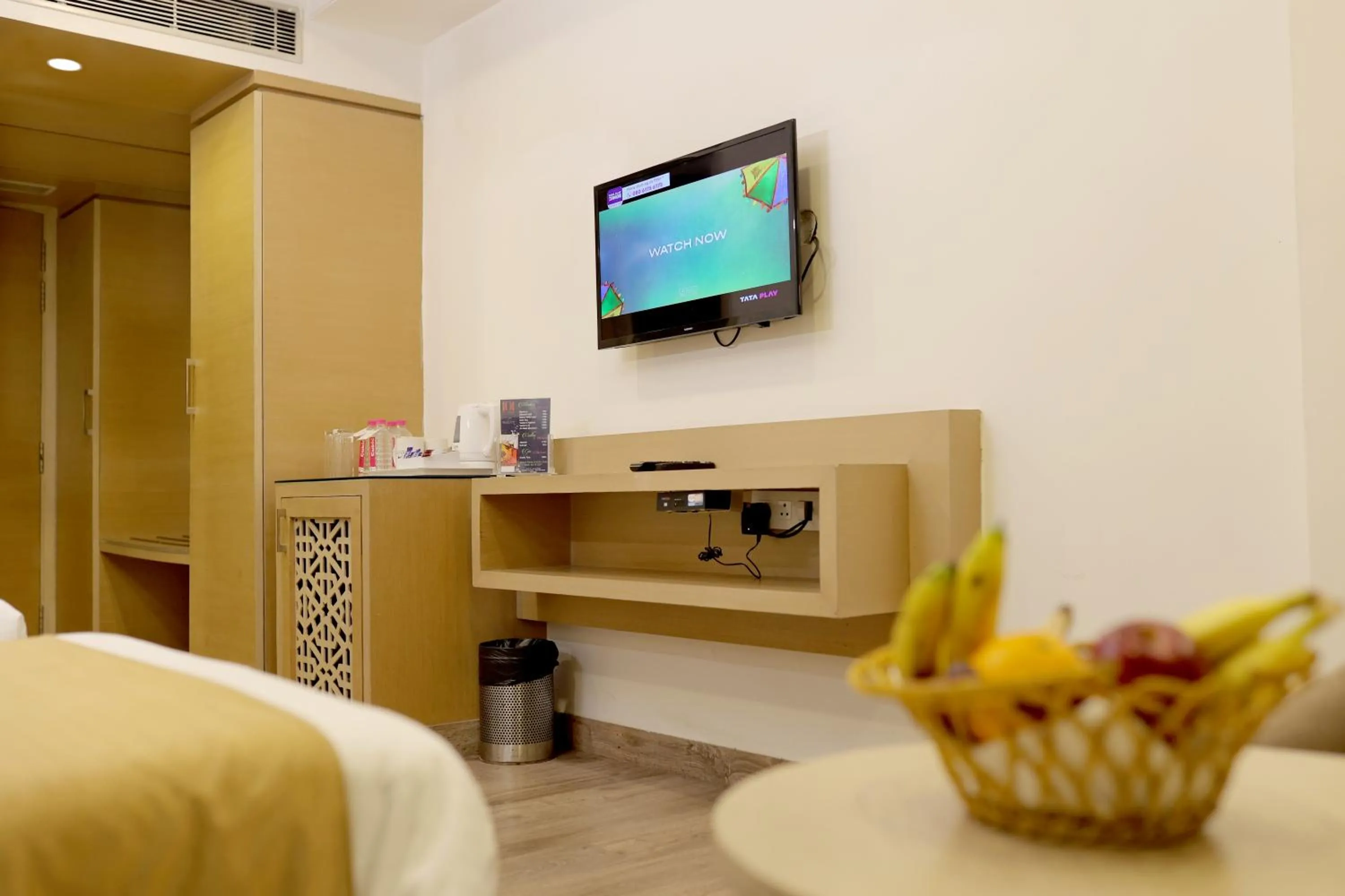 TV and multimedia, Bed in Royale Lalit Hotel Jaipur