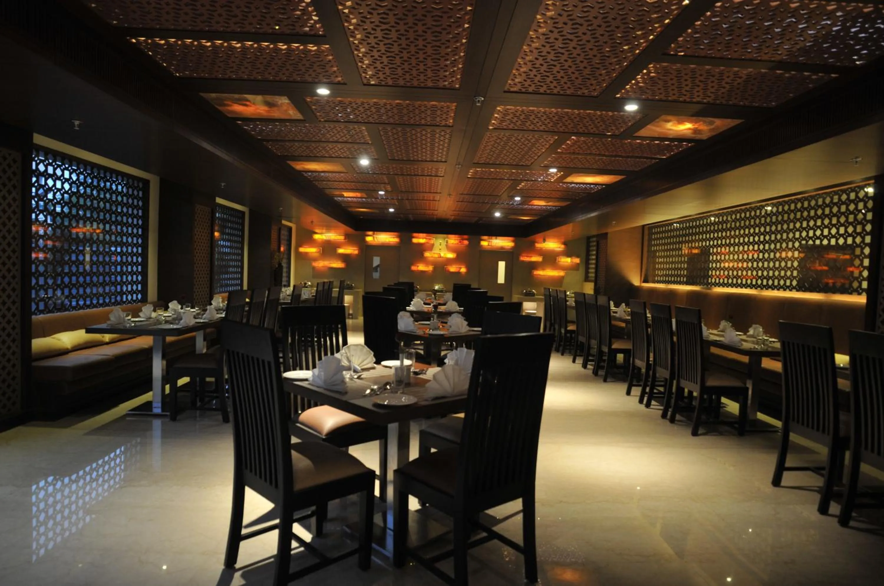 Restaurant/places to eat in Royale Lalit Hotel Jaipur