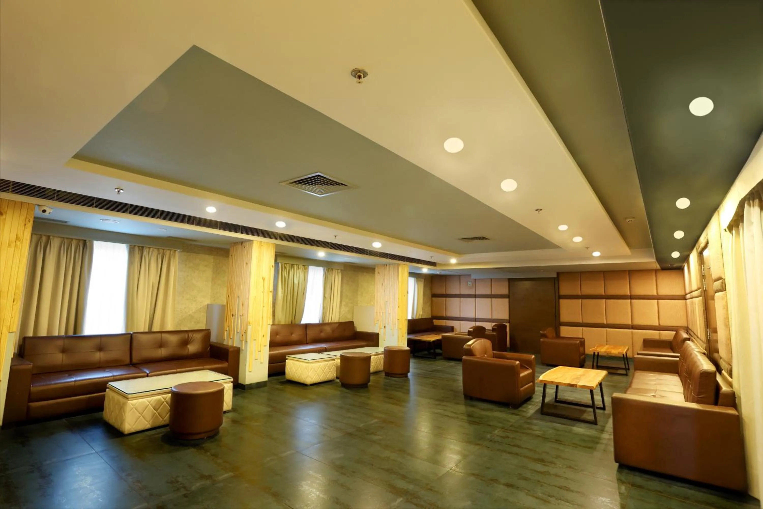 Lounge or bar in Royale Lalit Hotel Jaipur