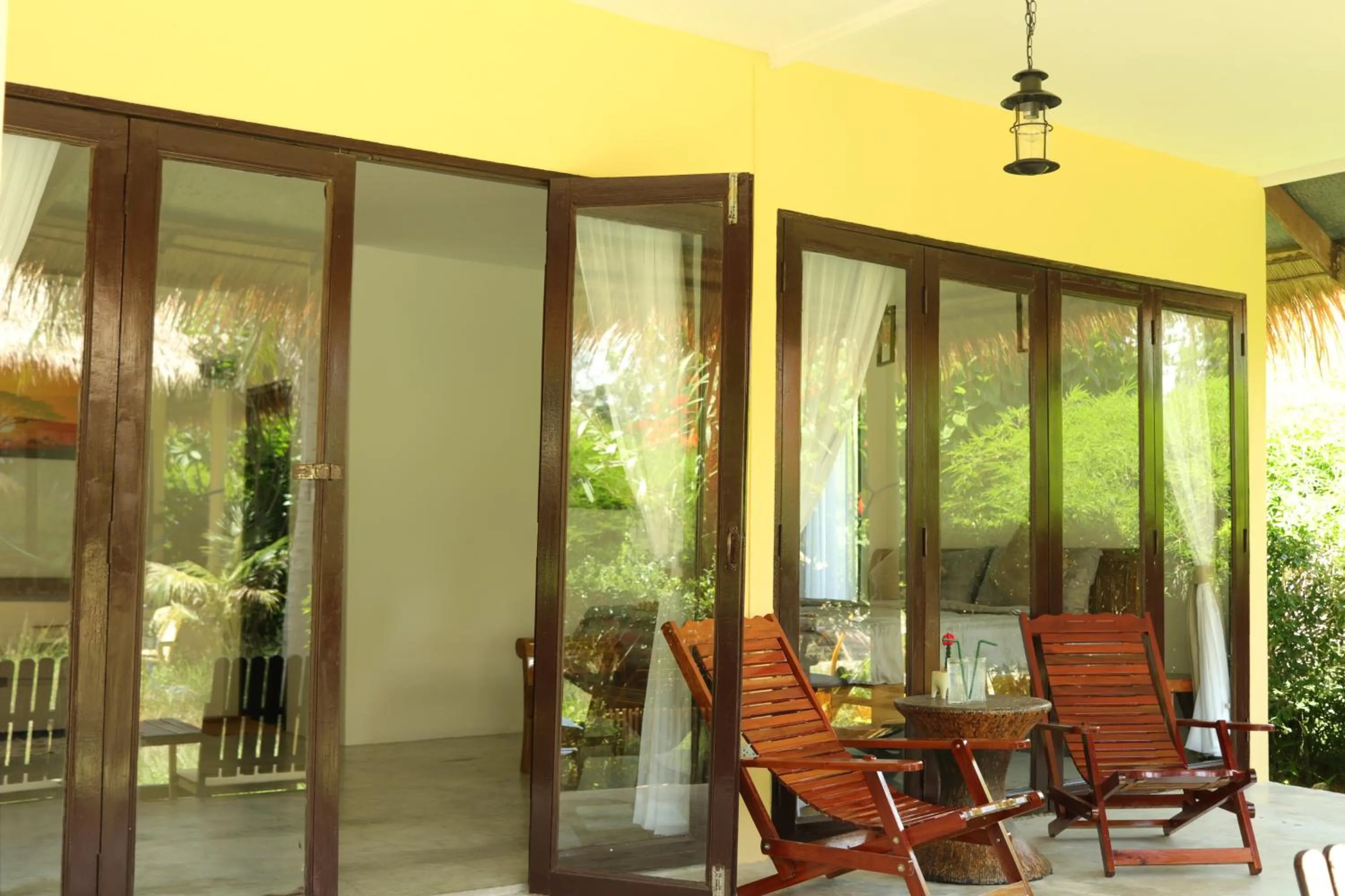 Patio in Mumsa Beach Resort & Restaurant