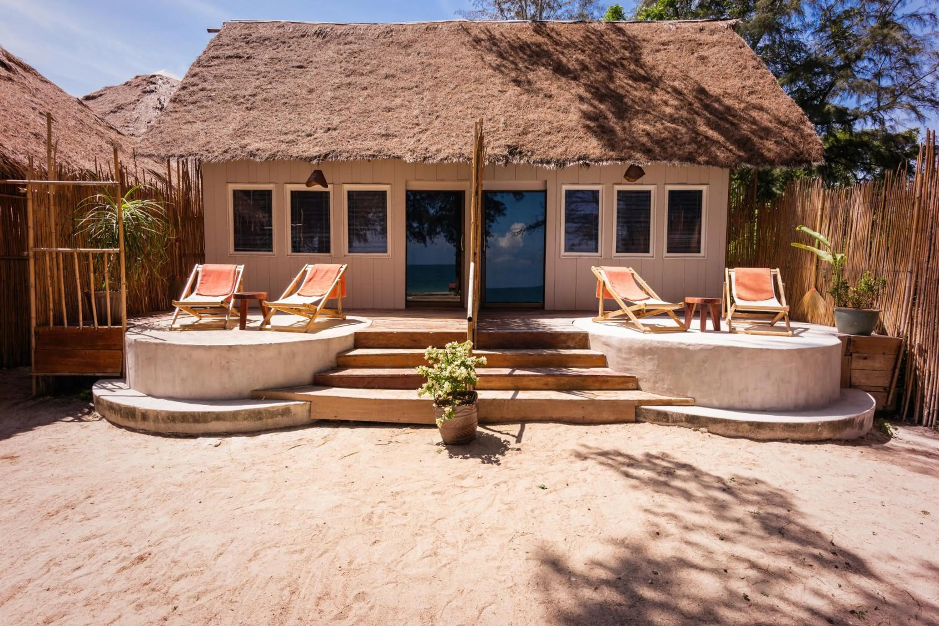 Photo of the whole room in Mumsa Beach Resort & Restaurant