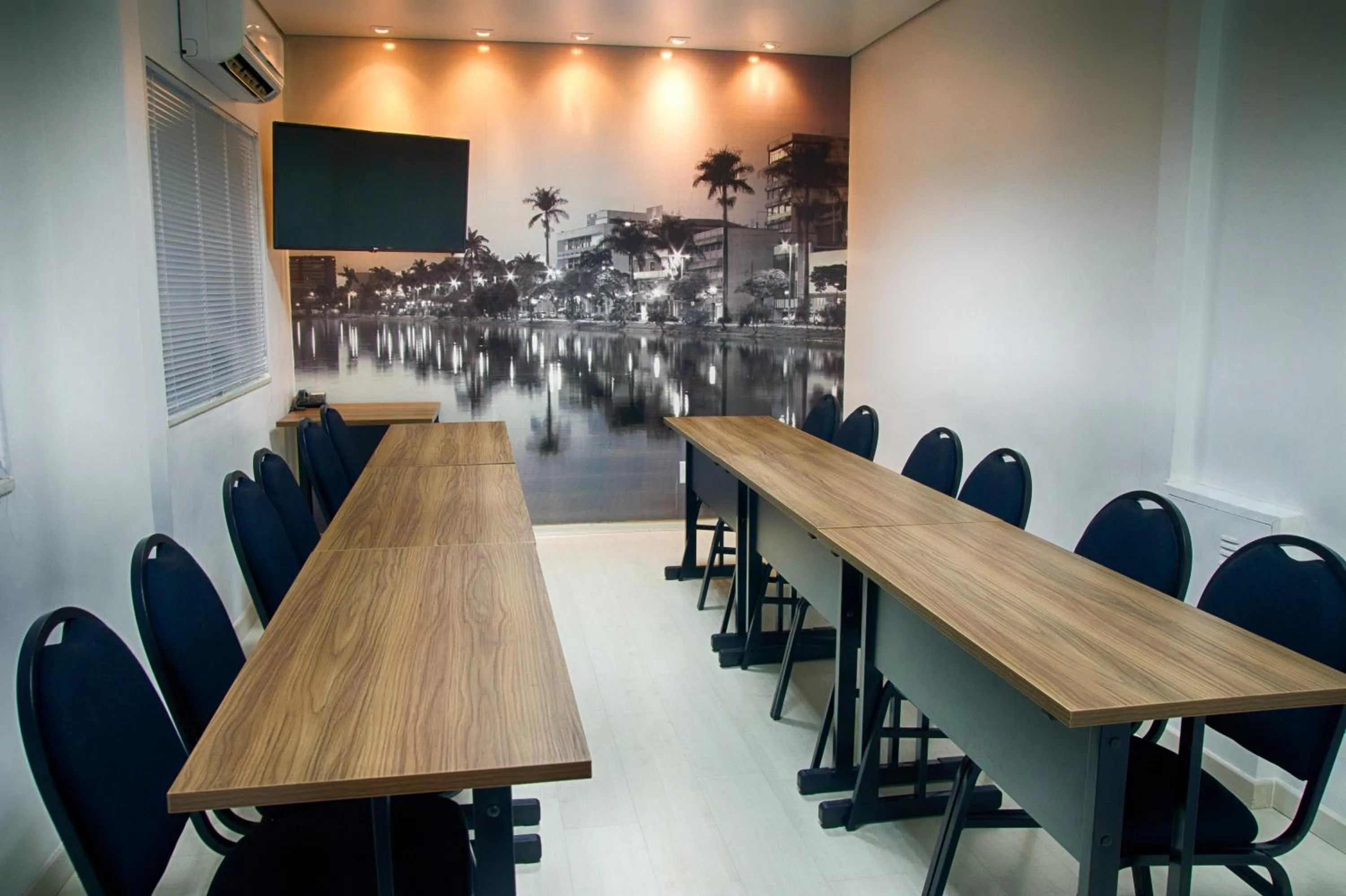 Business facilities in Real Hotel