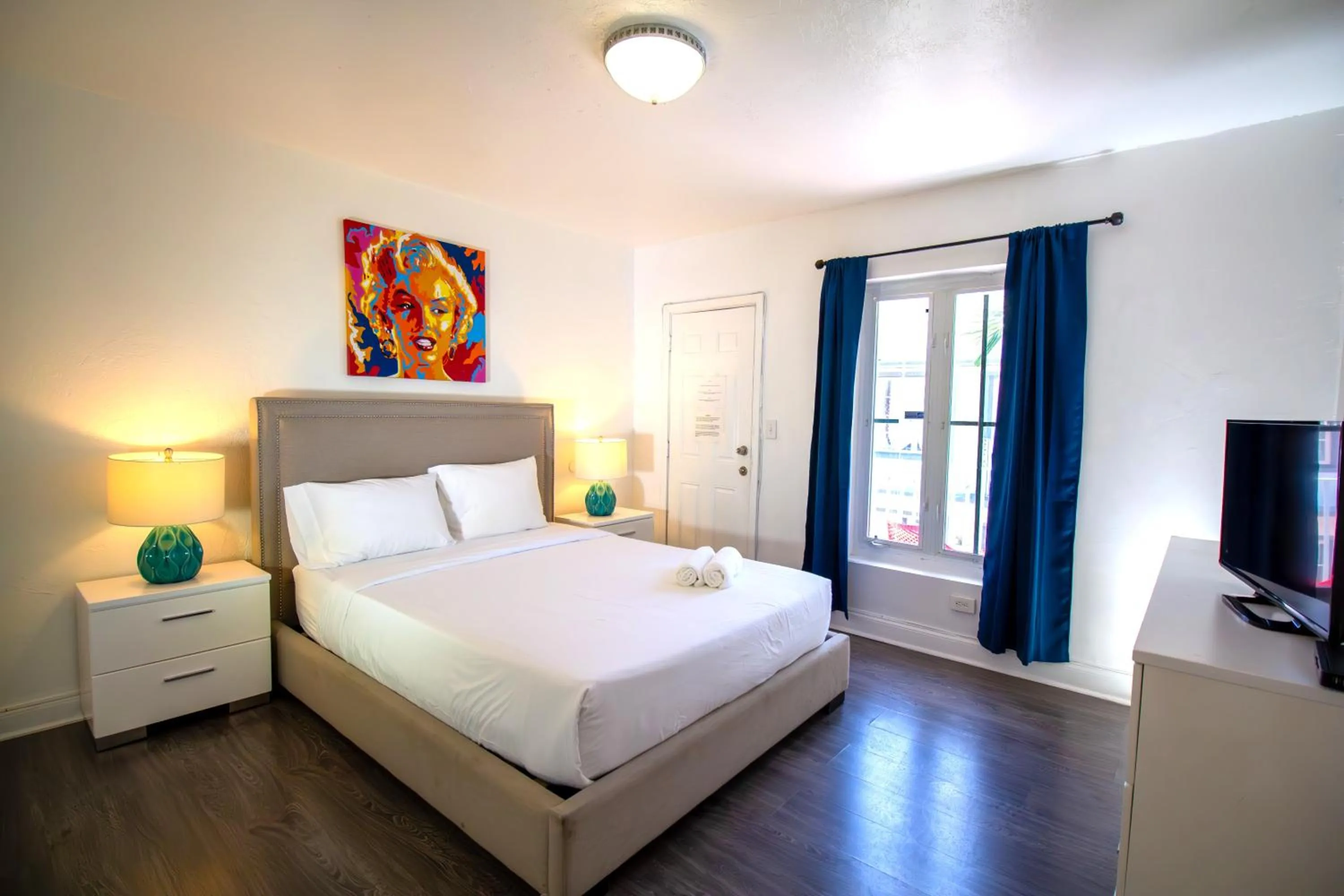 Communal lounge/ TV room in Courtyard Apartments Part of the Oasis Casita Collection