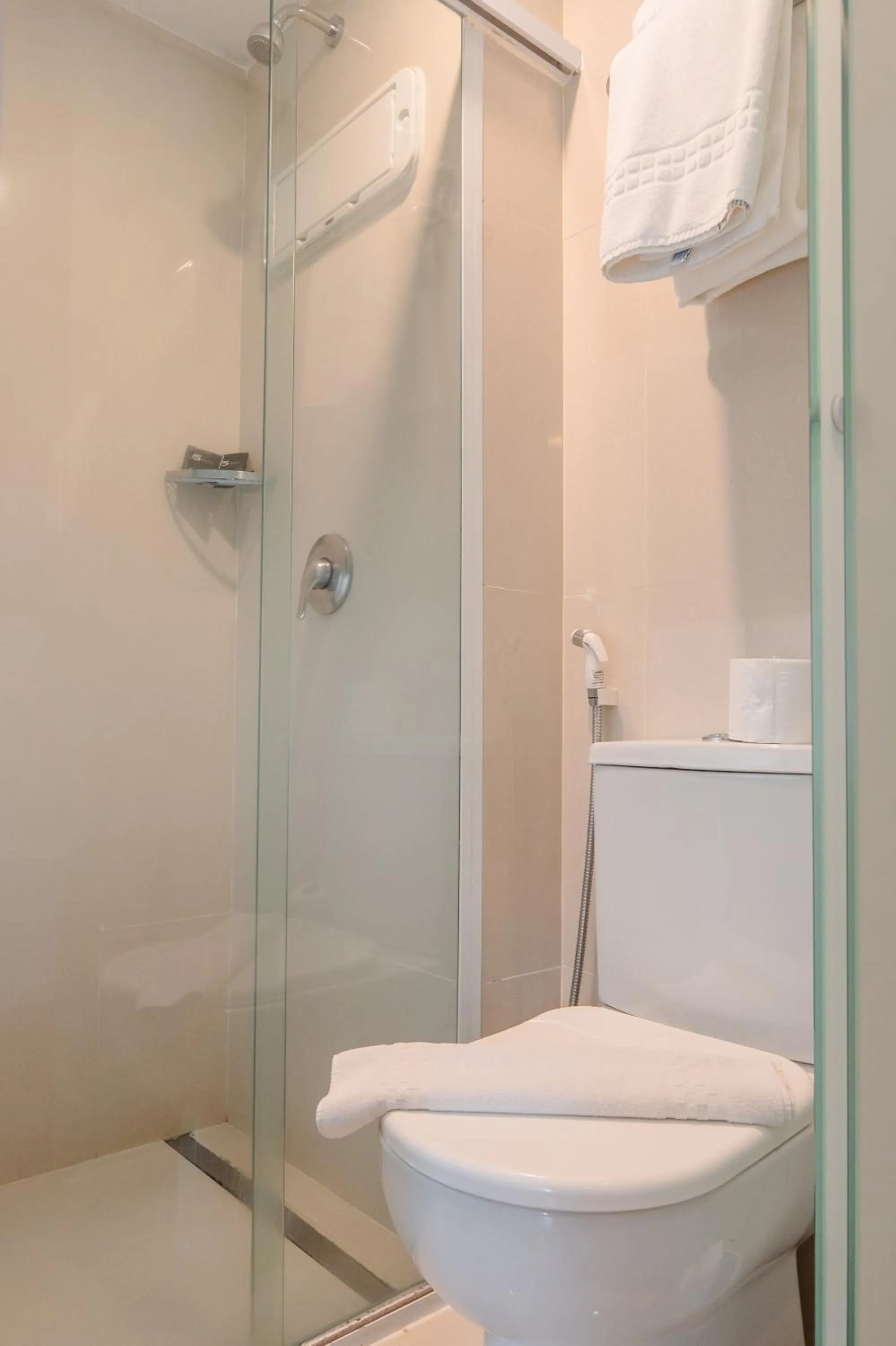 Toilet in i5 Hotel Águas Claras