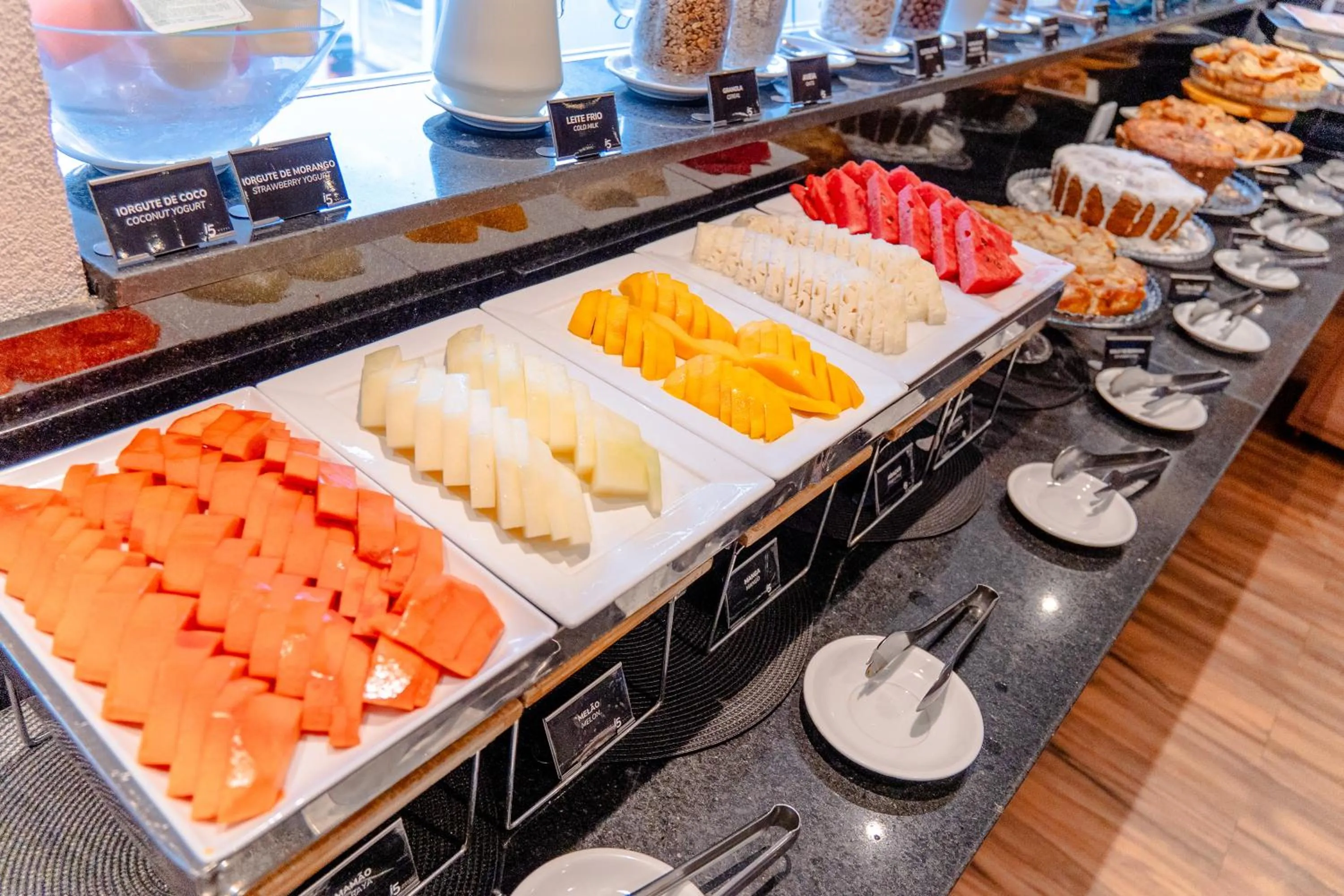 Food and drinks in i5 Hotel Águas Claras