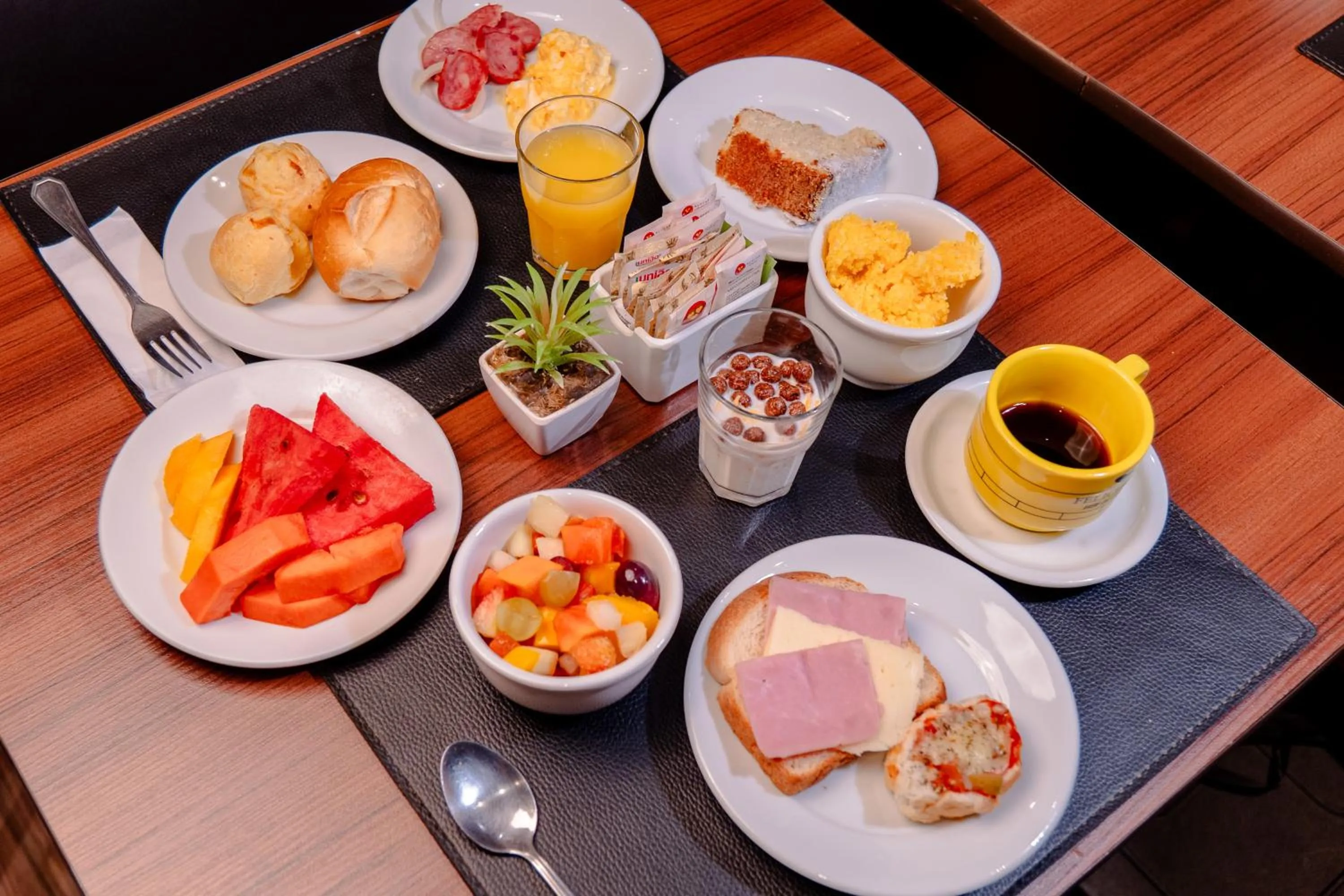 Food and drinks in i5 Hotel Águas Claras