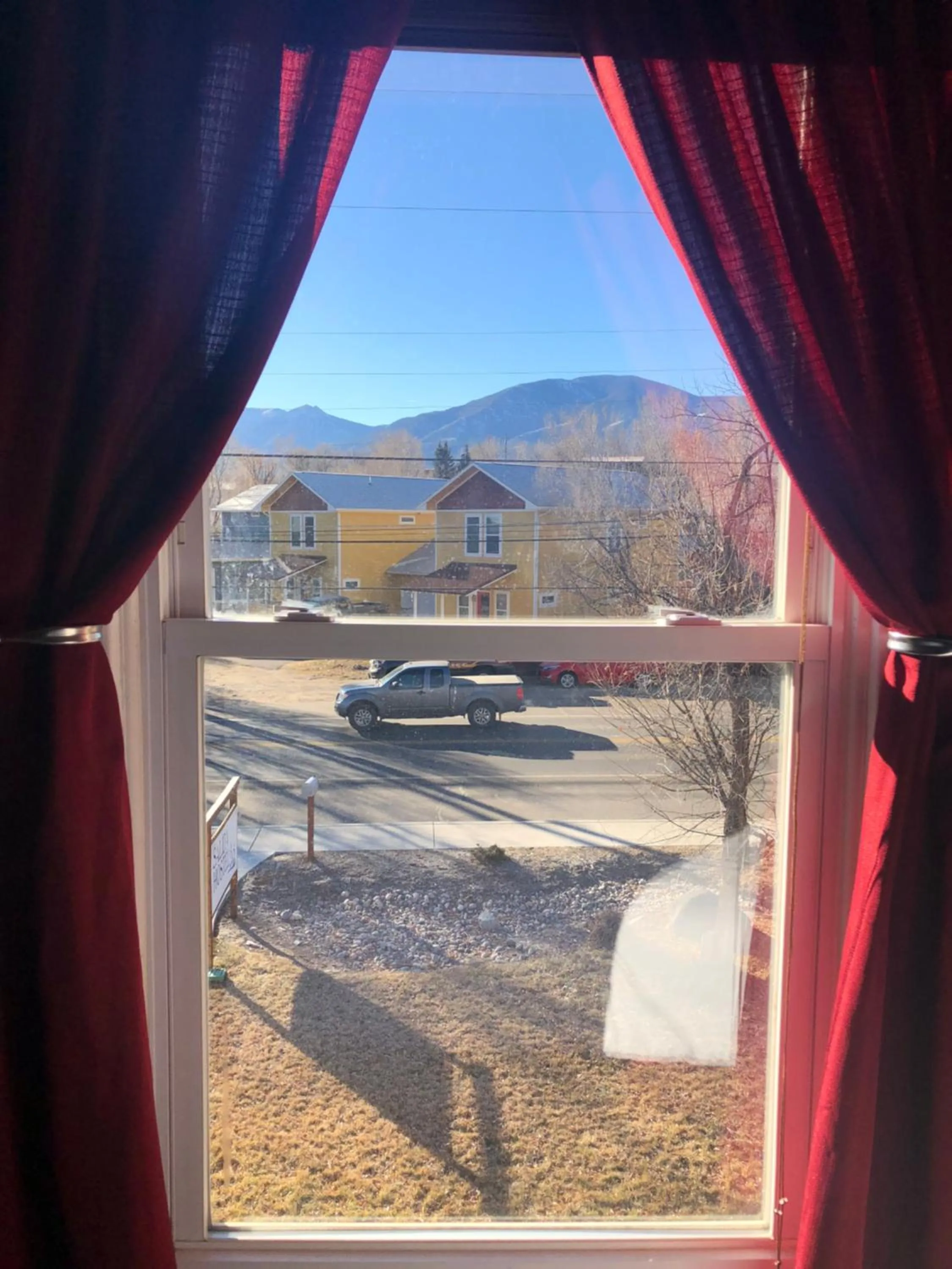 Mountain view in The Salida Inn and Hostel