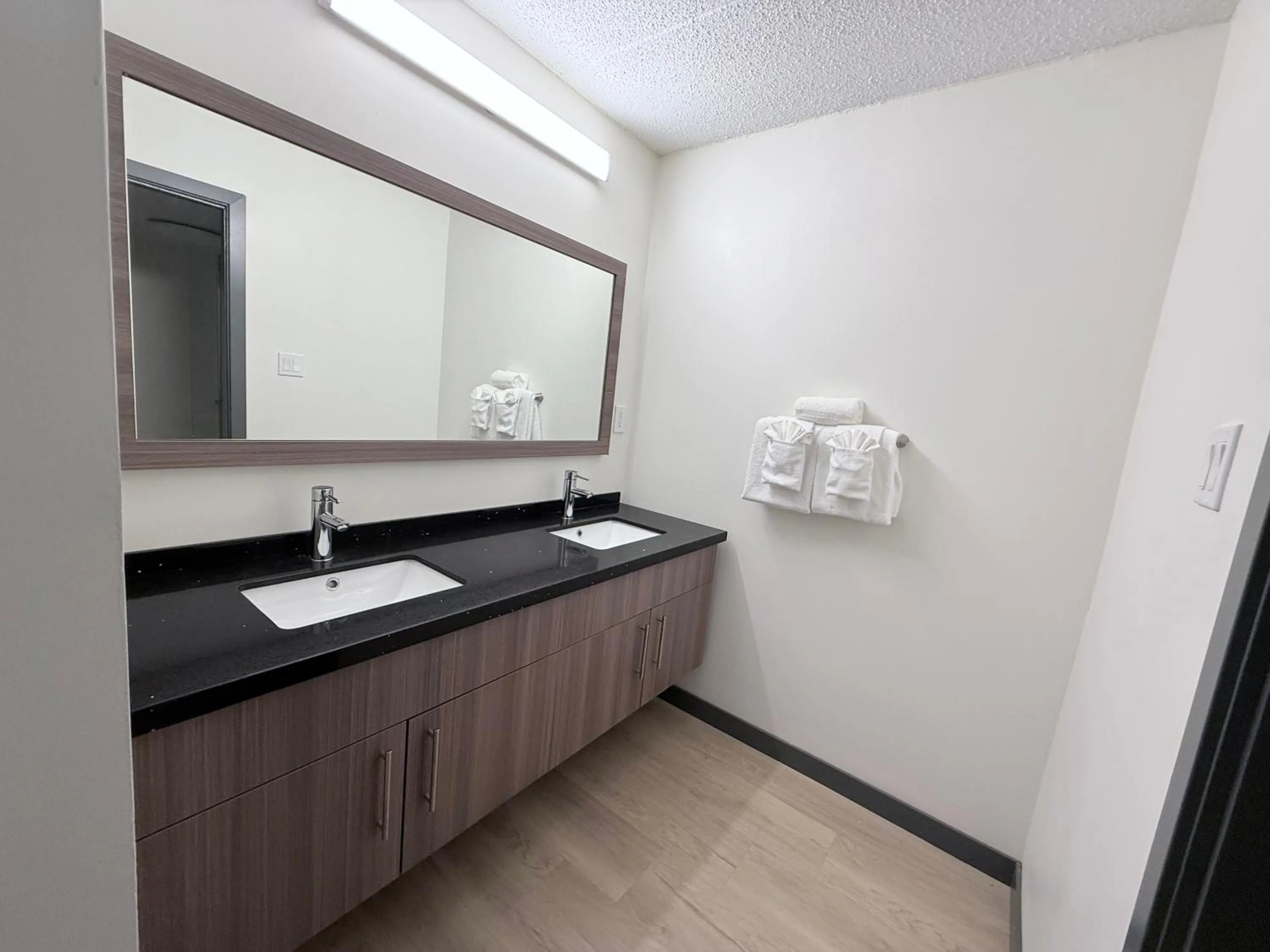 Bathroom in Westport Inn