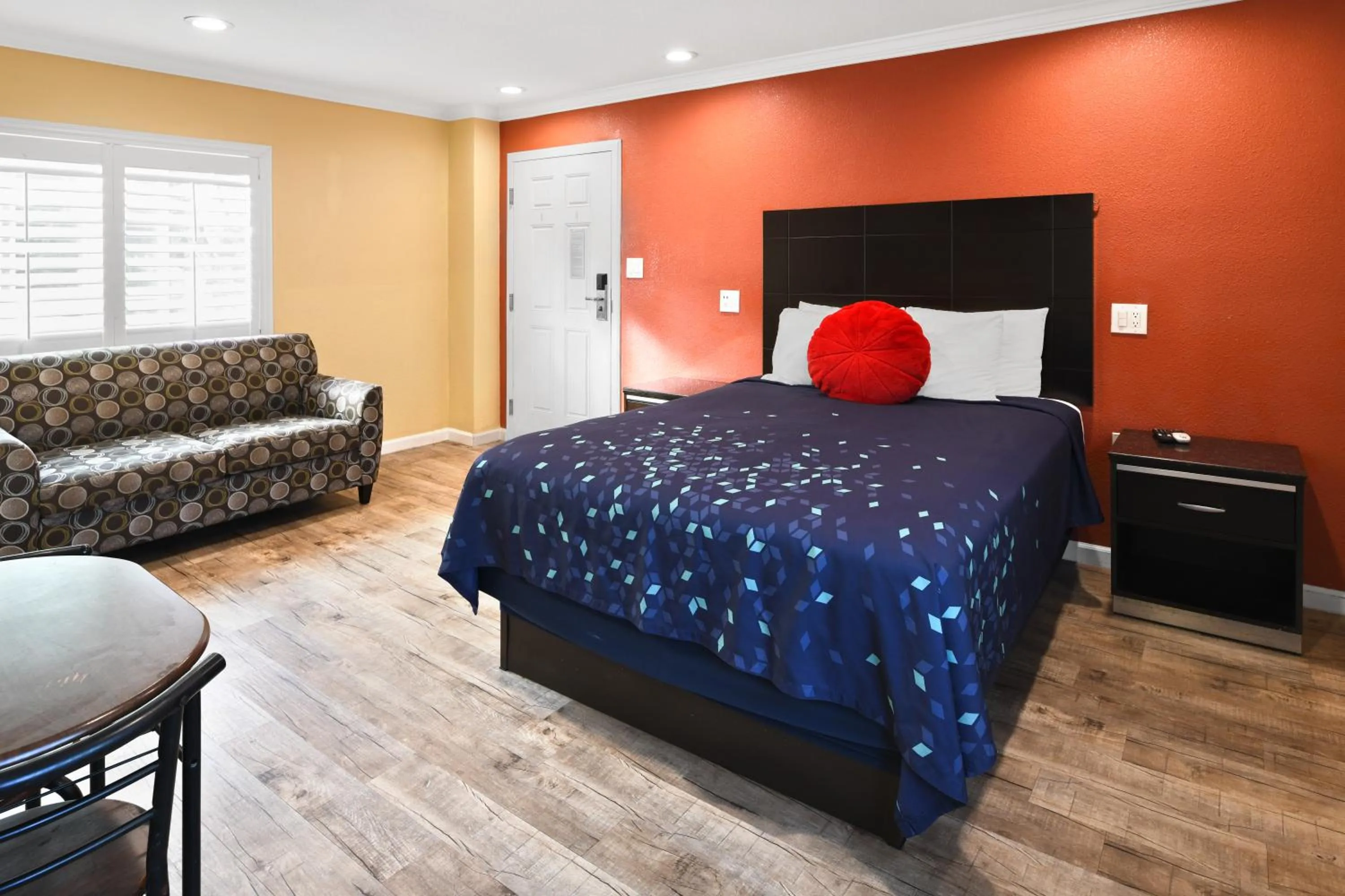 Bed in Scandia Motel