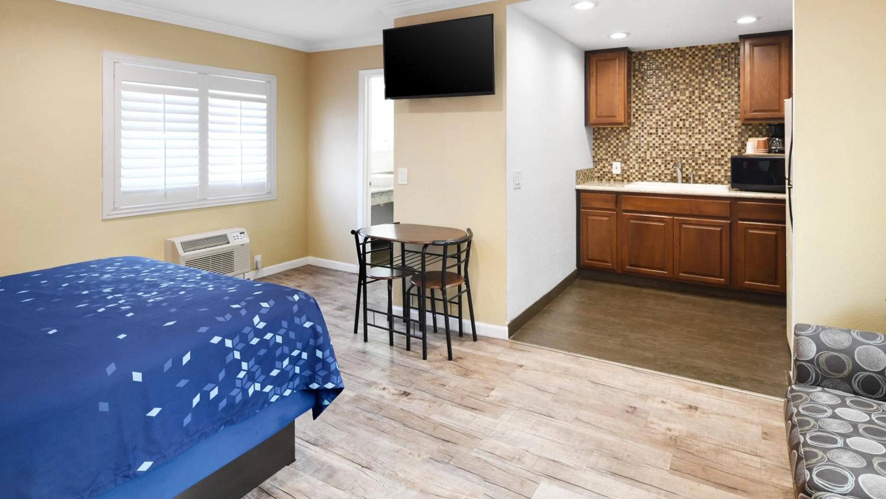 Bed in Scandia Motel