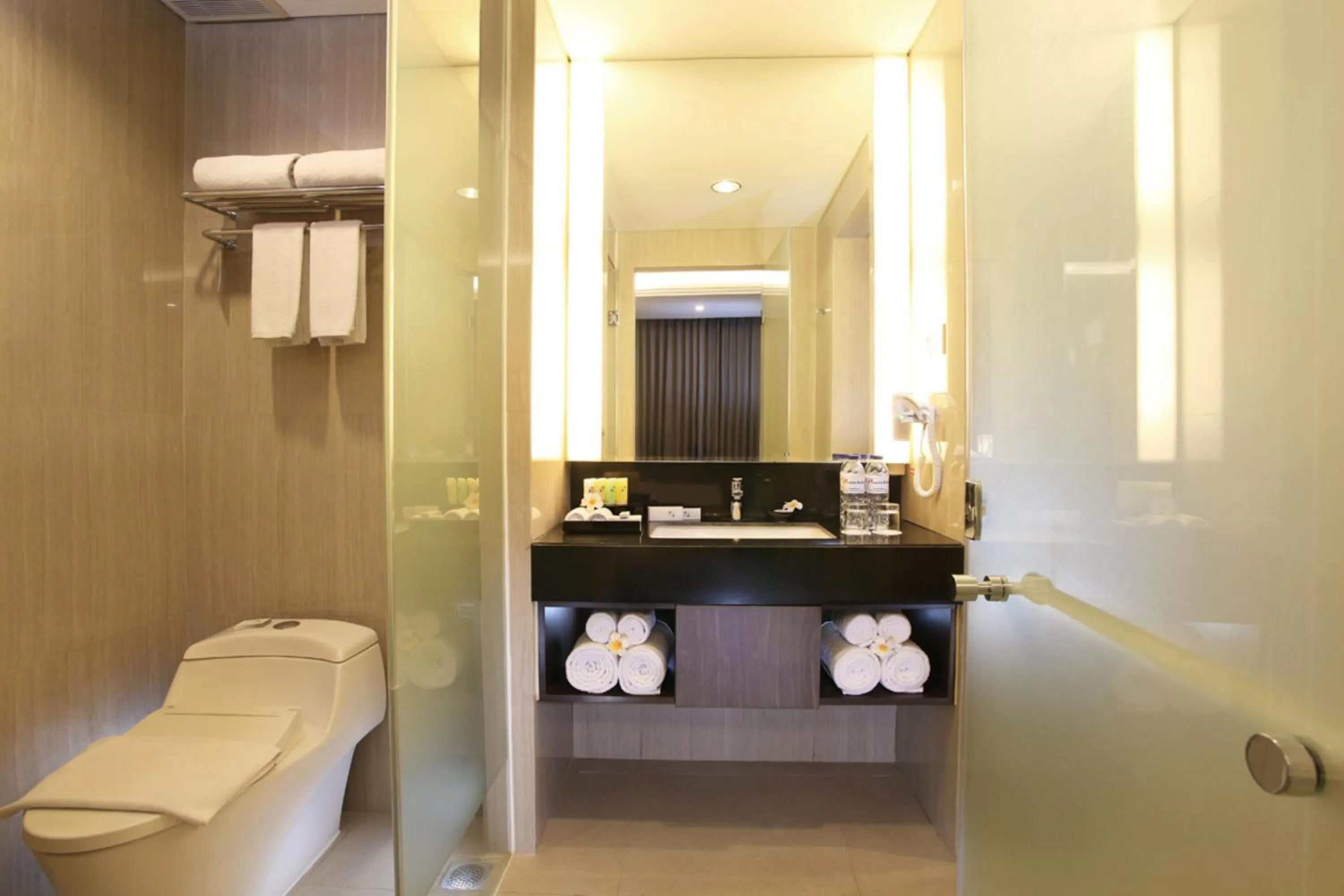 Bathroom in Swiss-Belinn Tunjungan Surabaya