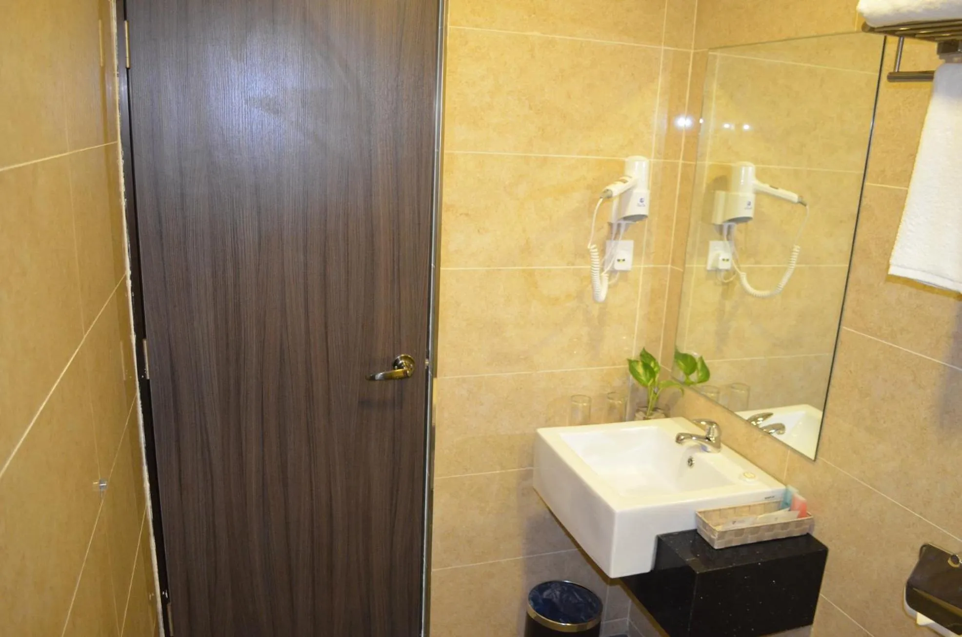 Toilet in Q Bintang Hotel