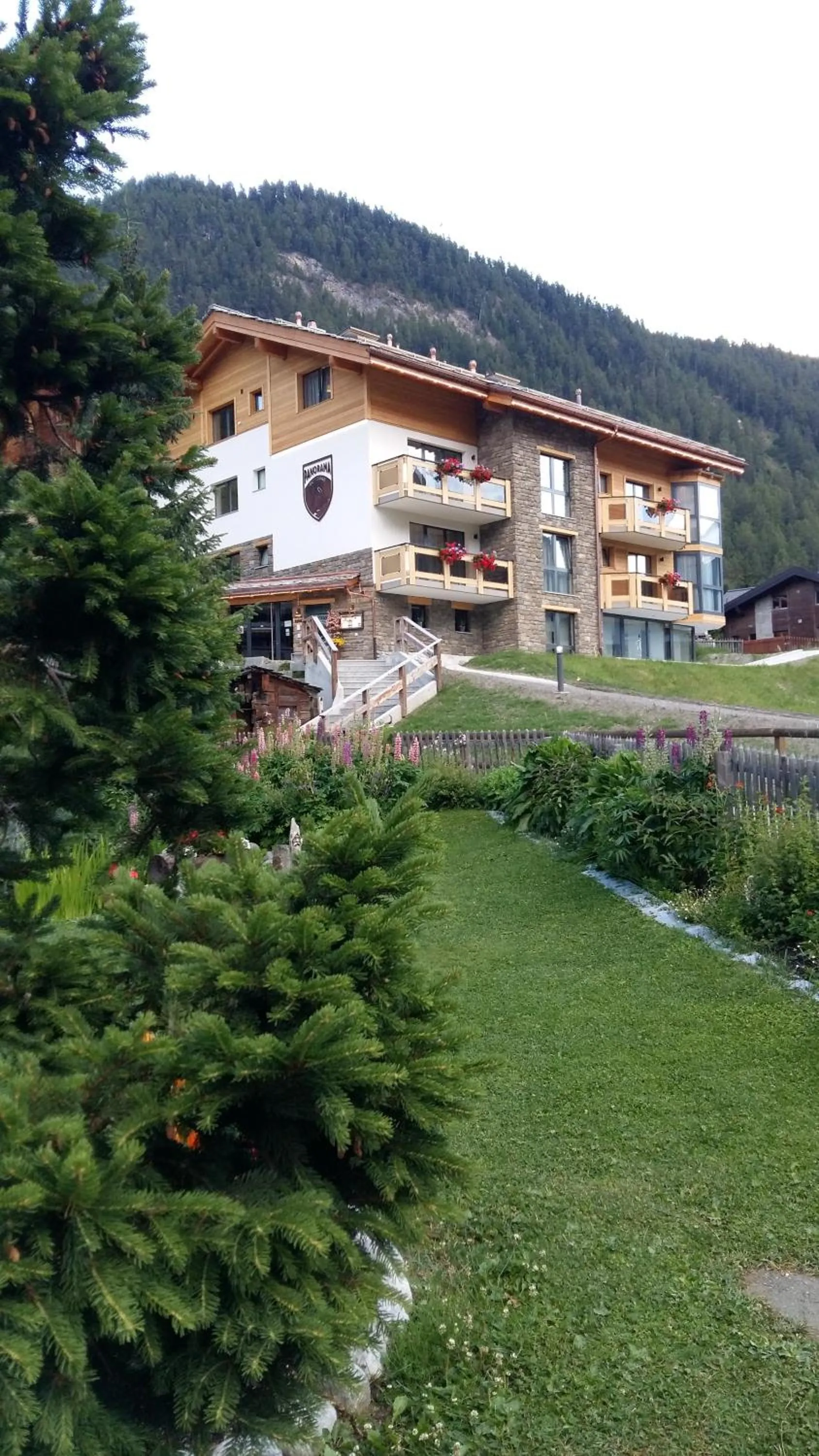 Property building in Panorama Ski Lodge