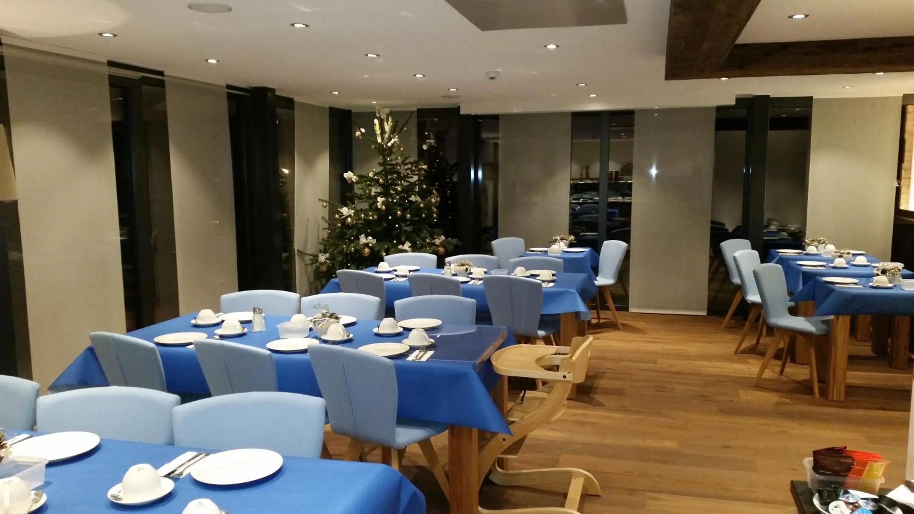 Restaurant/places to eat in Panorama Ski Lodge