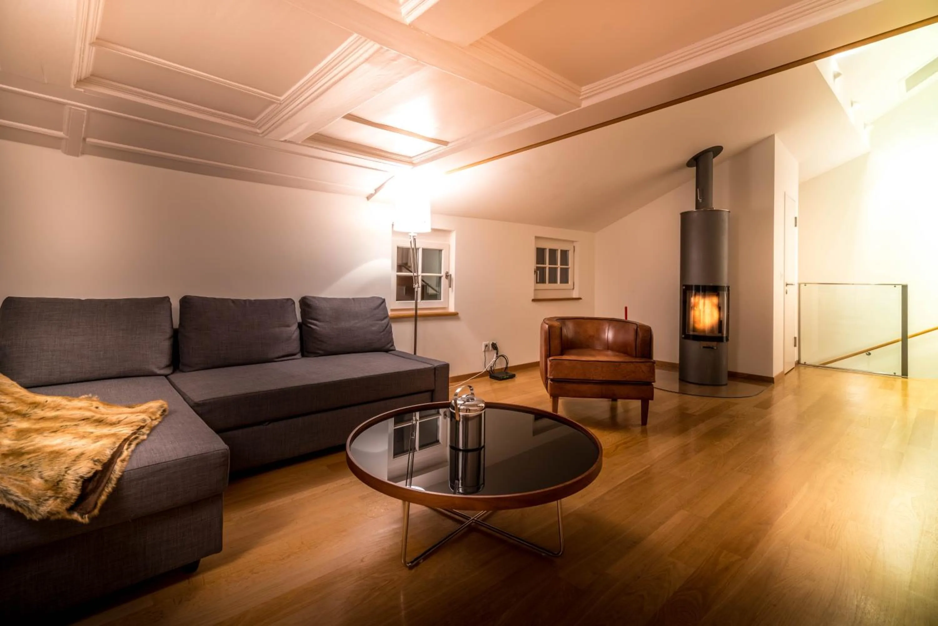 Living room in Lake Side Location Bellevue