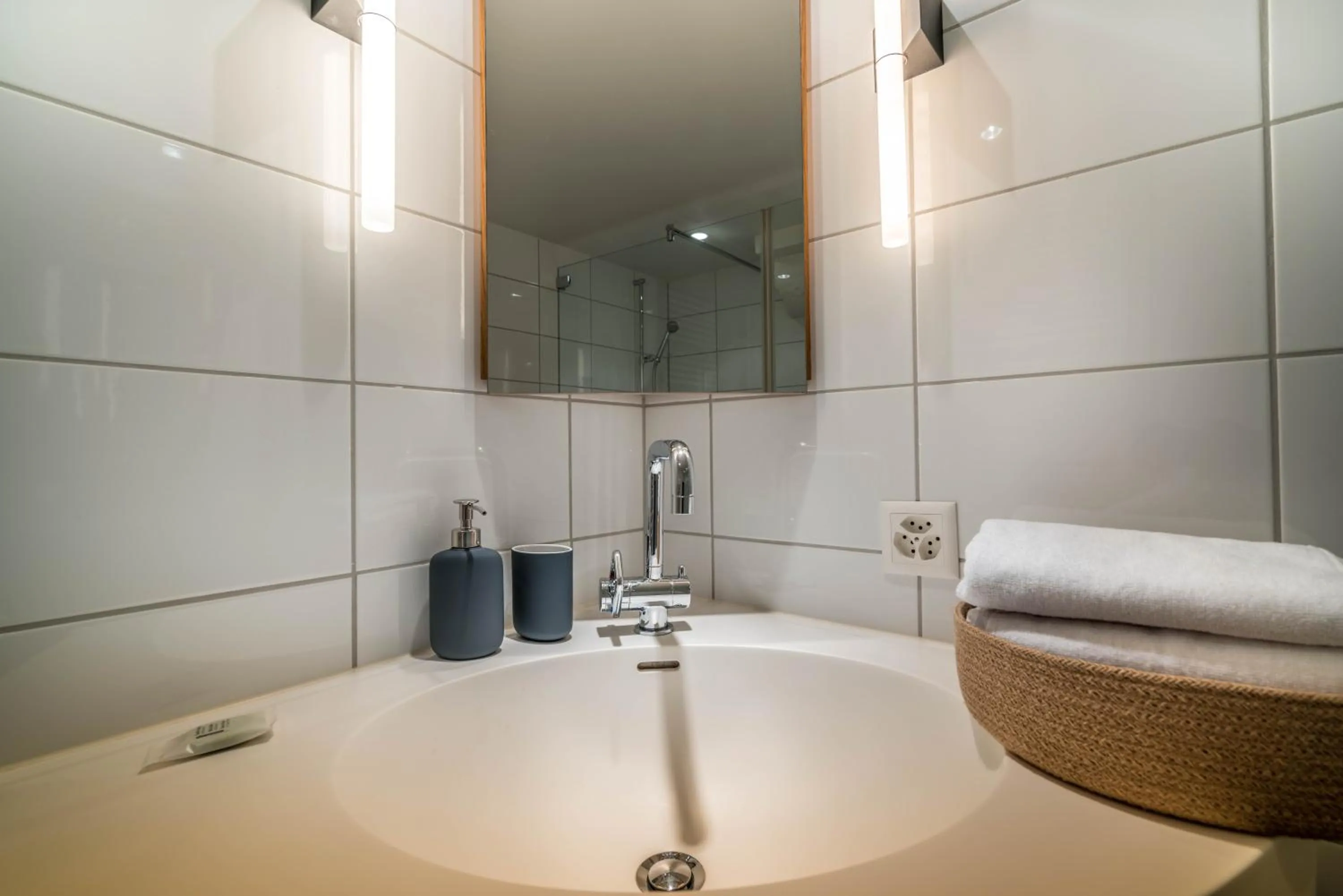 Bathroom in Lake Side Location Bellevue