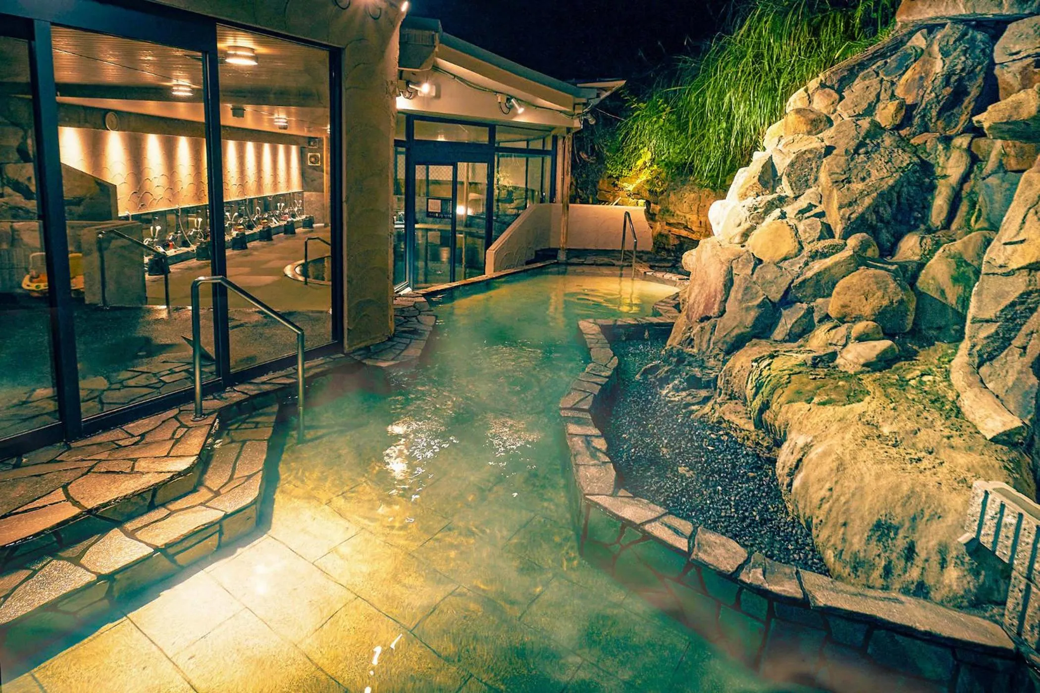 Hot Spring Bath in Ooedo Onsen Monogatari Premium Shirahama Gyoen