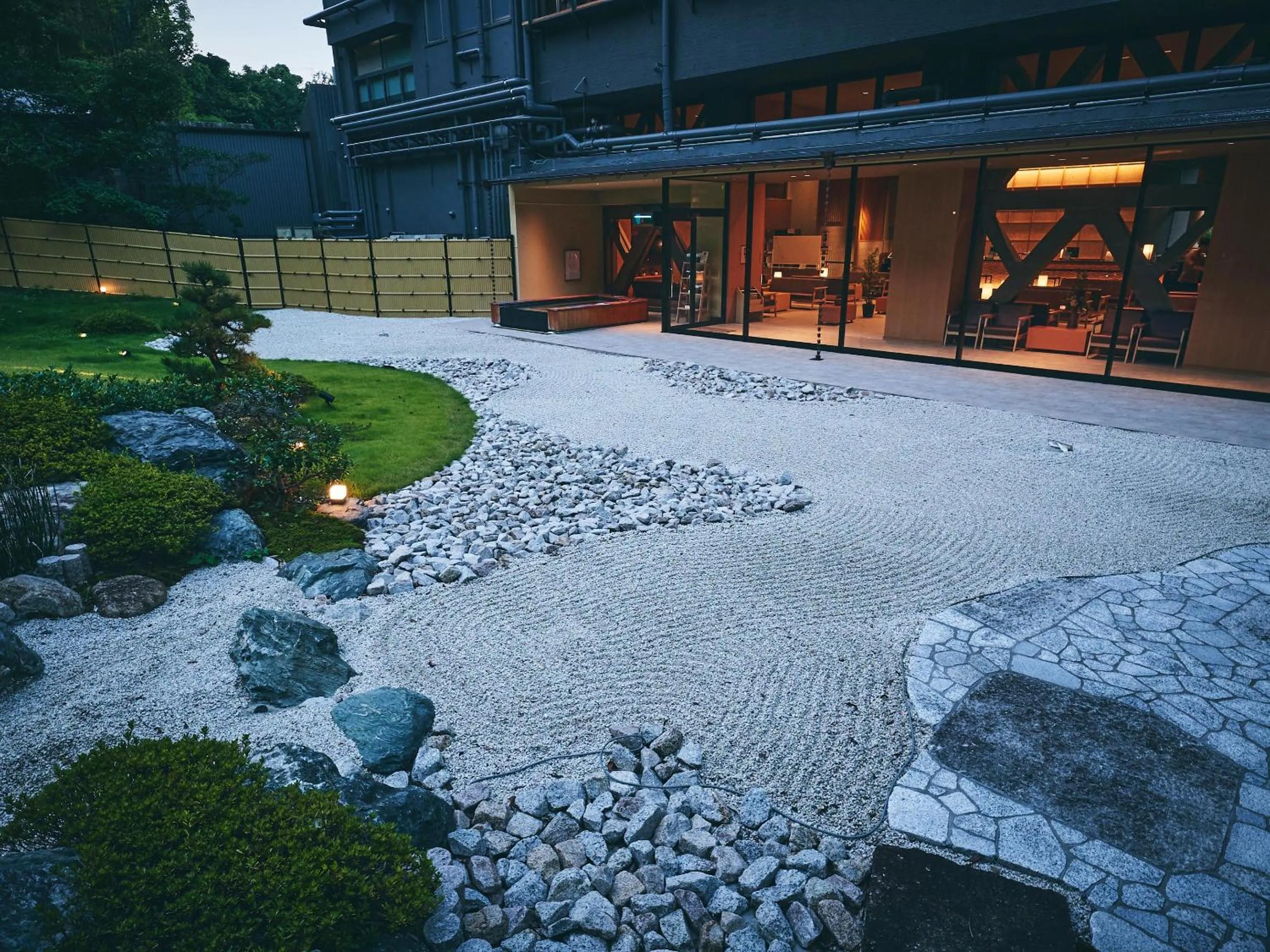 Area and facilities in Ooedo Onsen Monogatari Premium Shirahama Gyoen