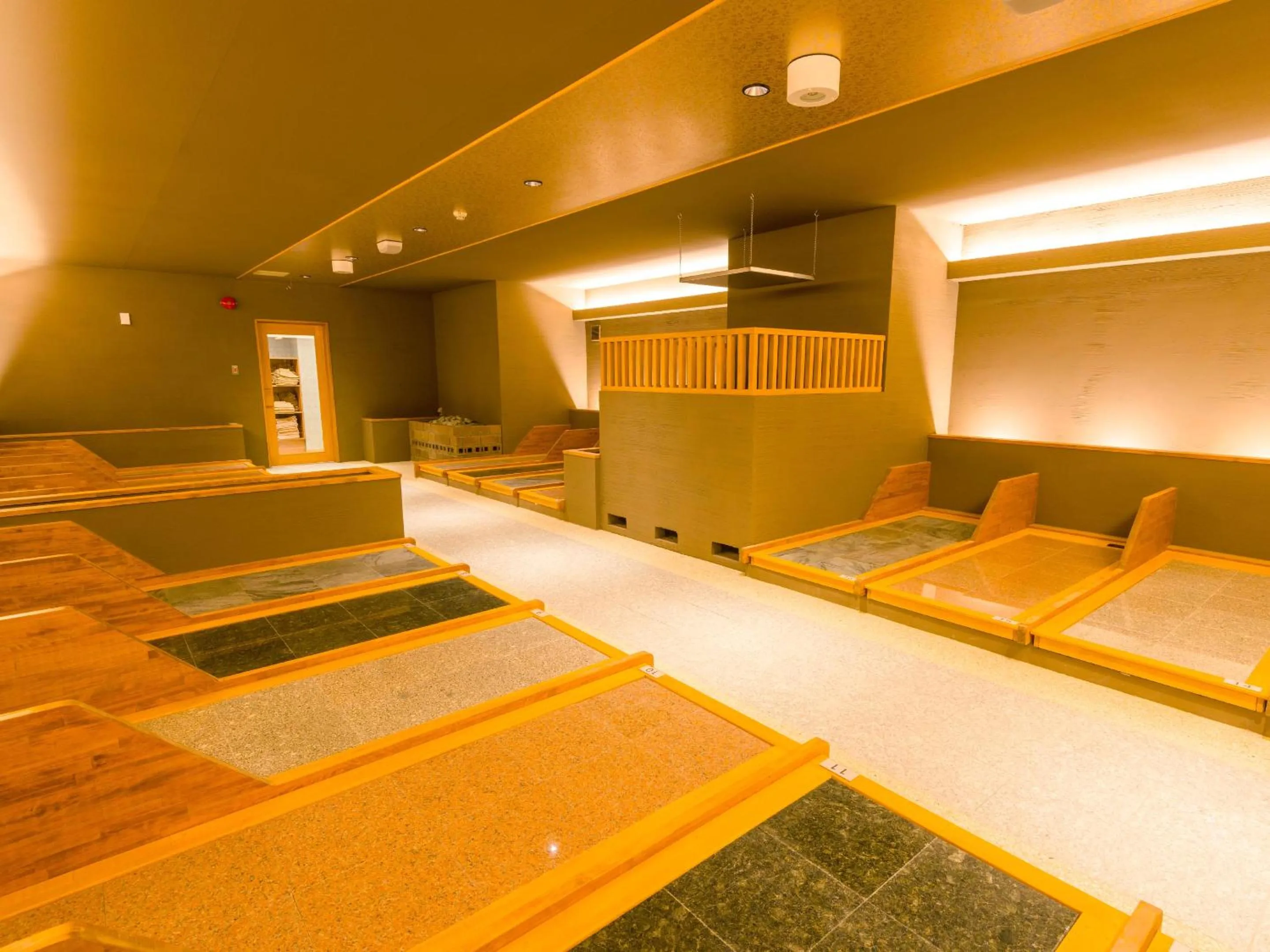 Sauna, Bed in Ooedo Onsen Monogatari Premium Shirahama Gyoen