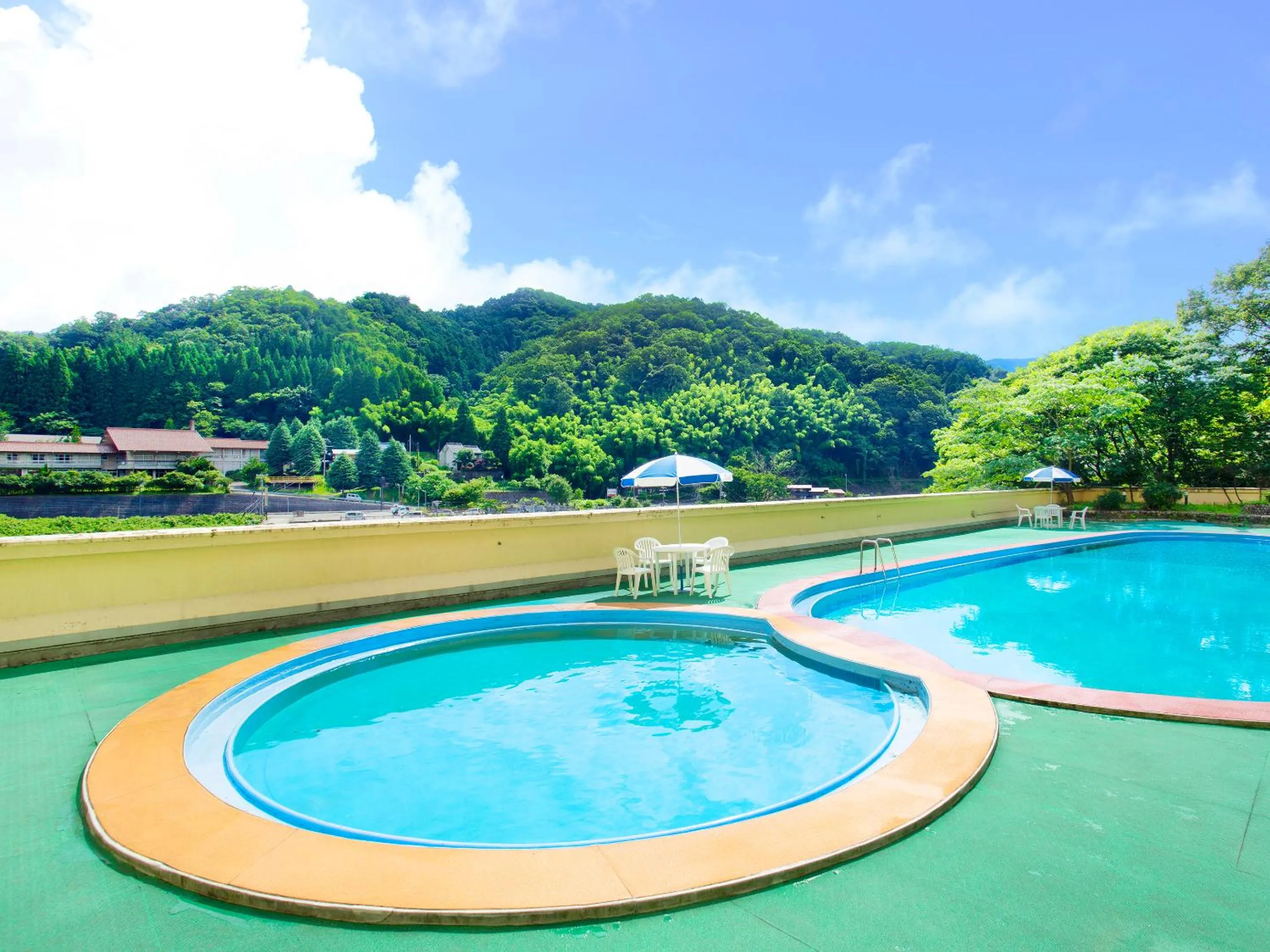 Swimming pool in Ooedo Onsen Monogatari Miyoshiya