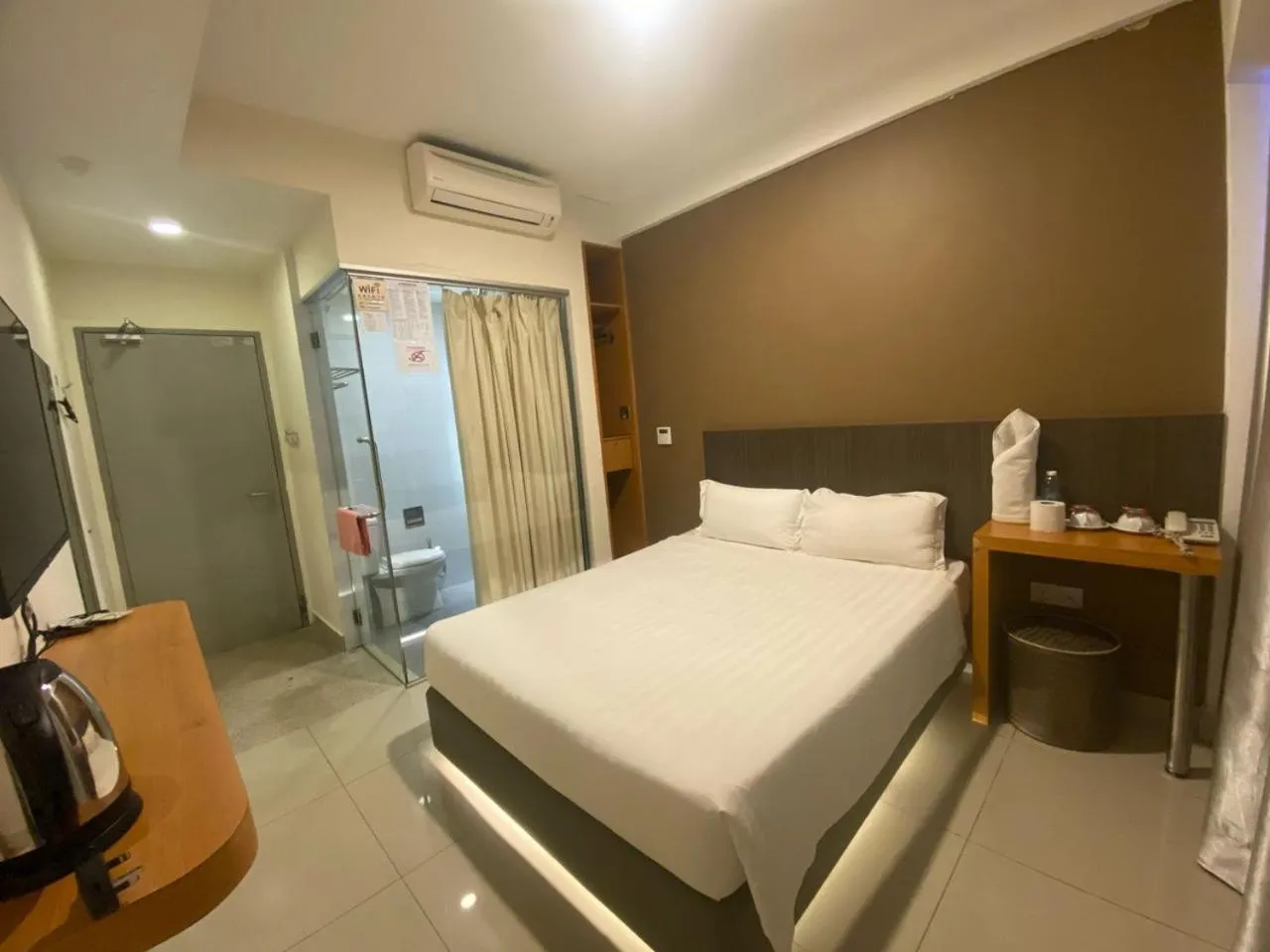 Superior Double Room with Window in Hotel Vevo Puchong Malaysia