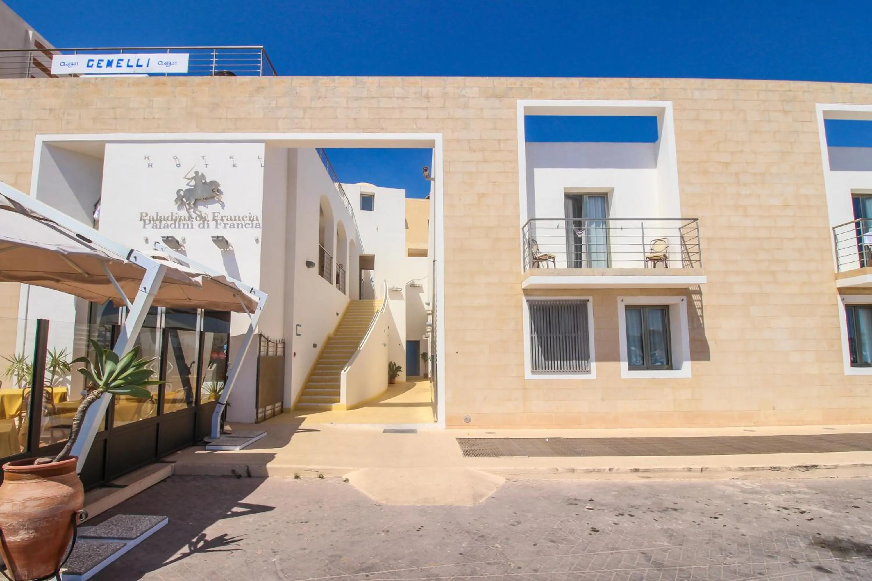 Facade/entrance in Hotel Paladini di Francia