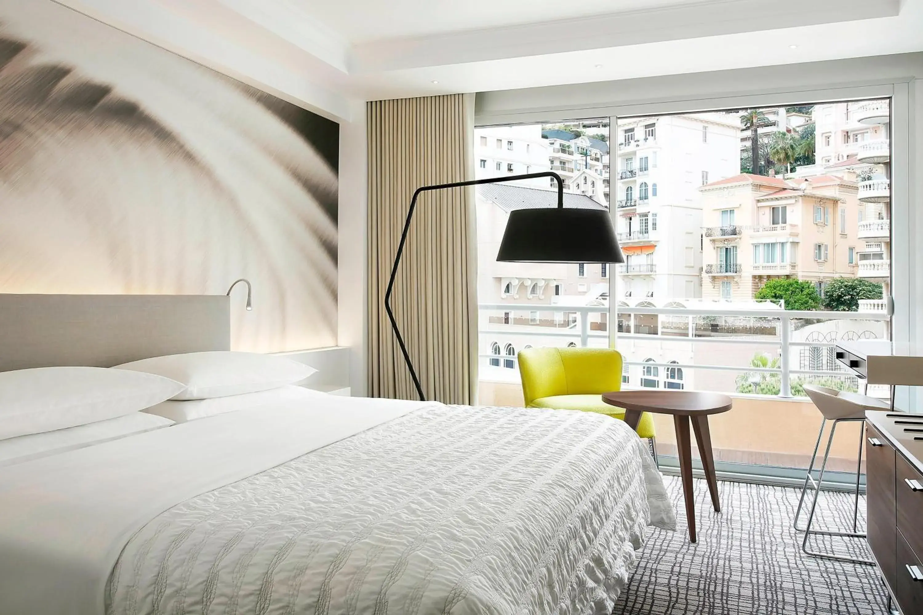 Superior King Room with City View - High Floor in Le Méridien Beach Plaza Superior King Room with City View - High Floor in Le Méridien Beach Plaza