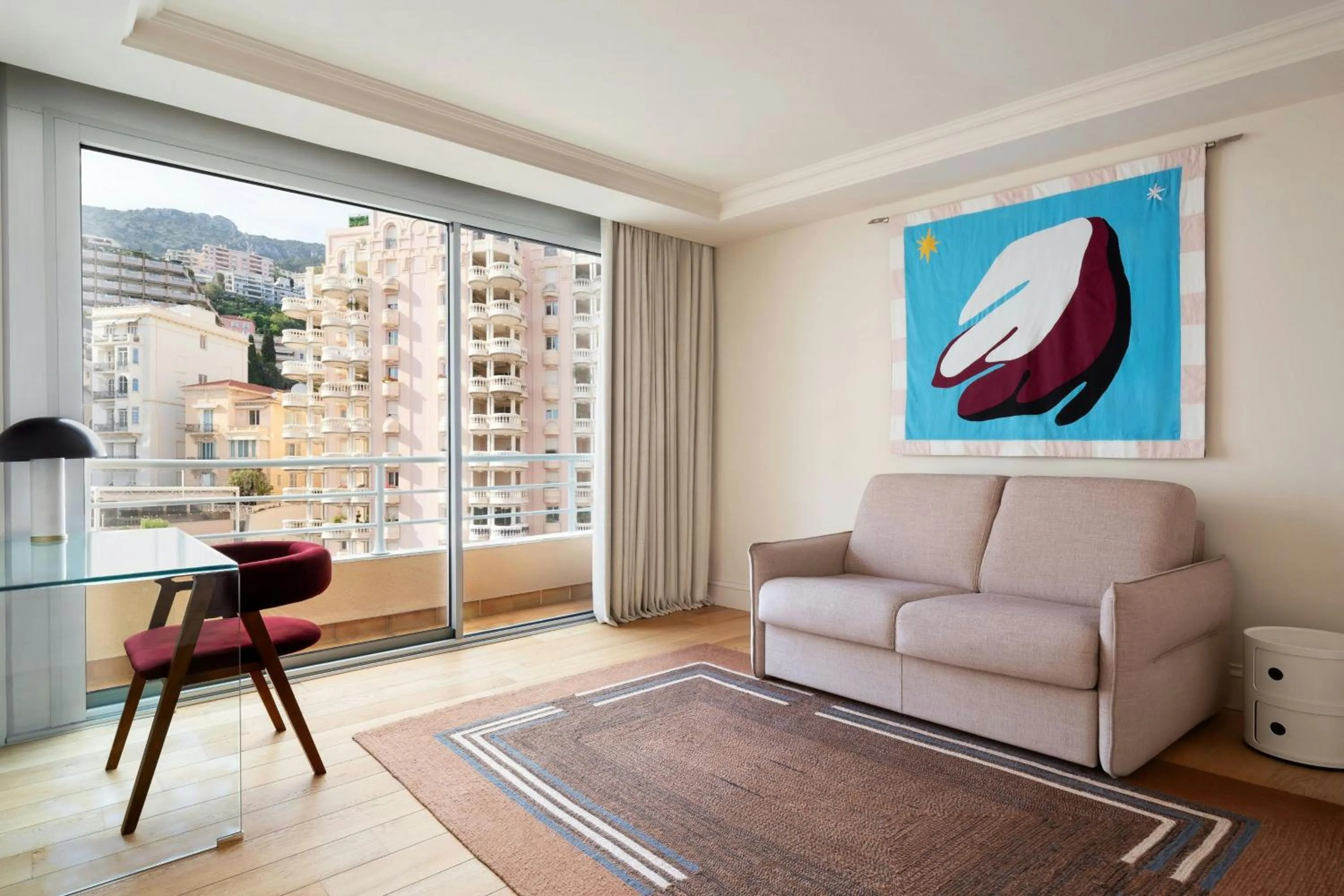 Photo of the whole room in Le Méridien Beach Plaza