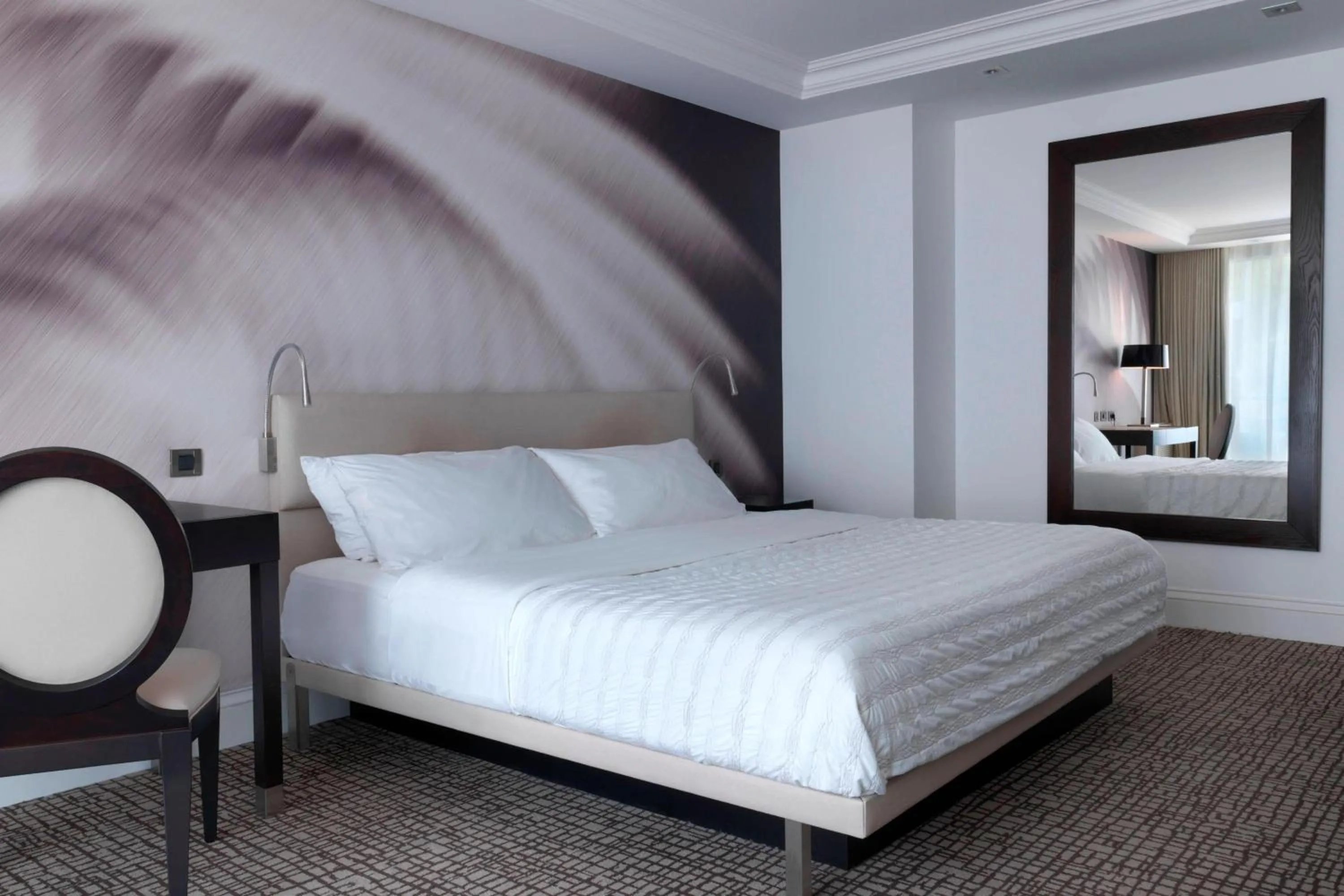 Photo of the whole room, Bed in Le Méridien Beach Plaza