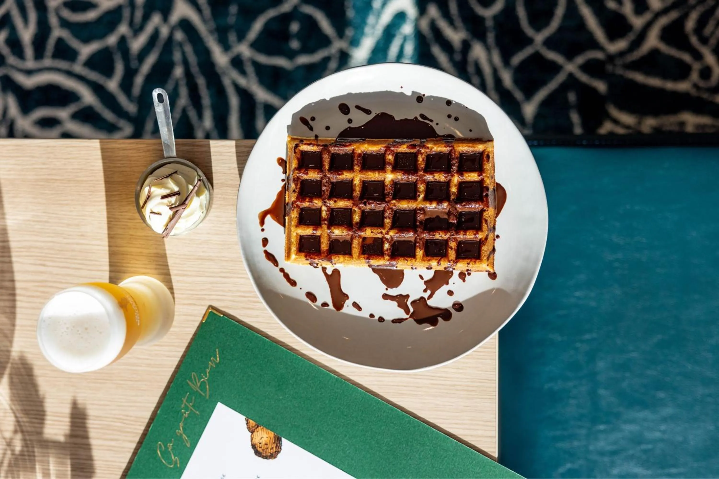 Restaurant/places to eat in Le Méridien Beach Plaza