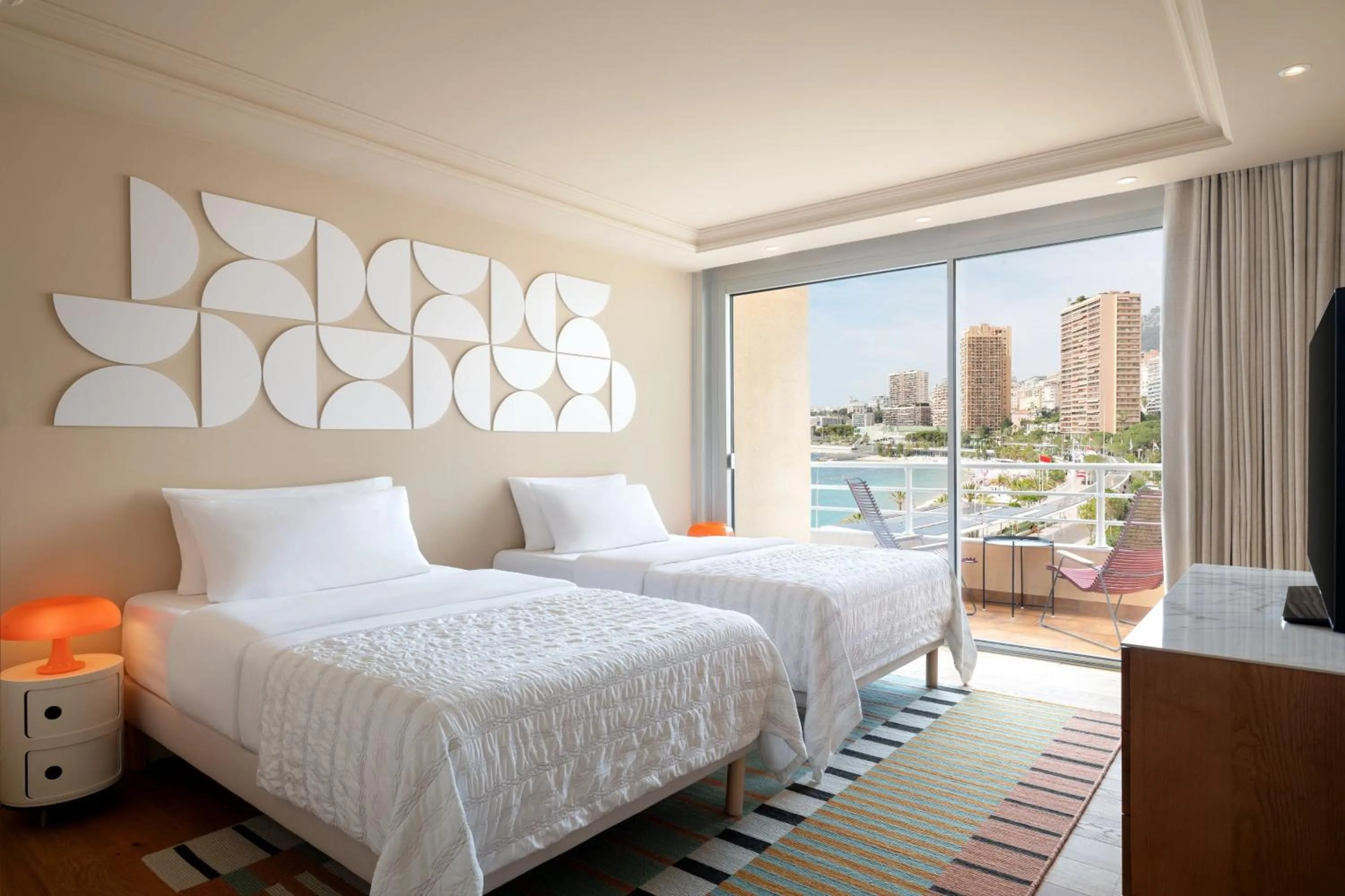 Bedroom, Bed in Le Méridien Beach Plaza