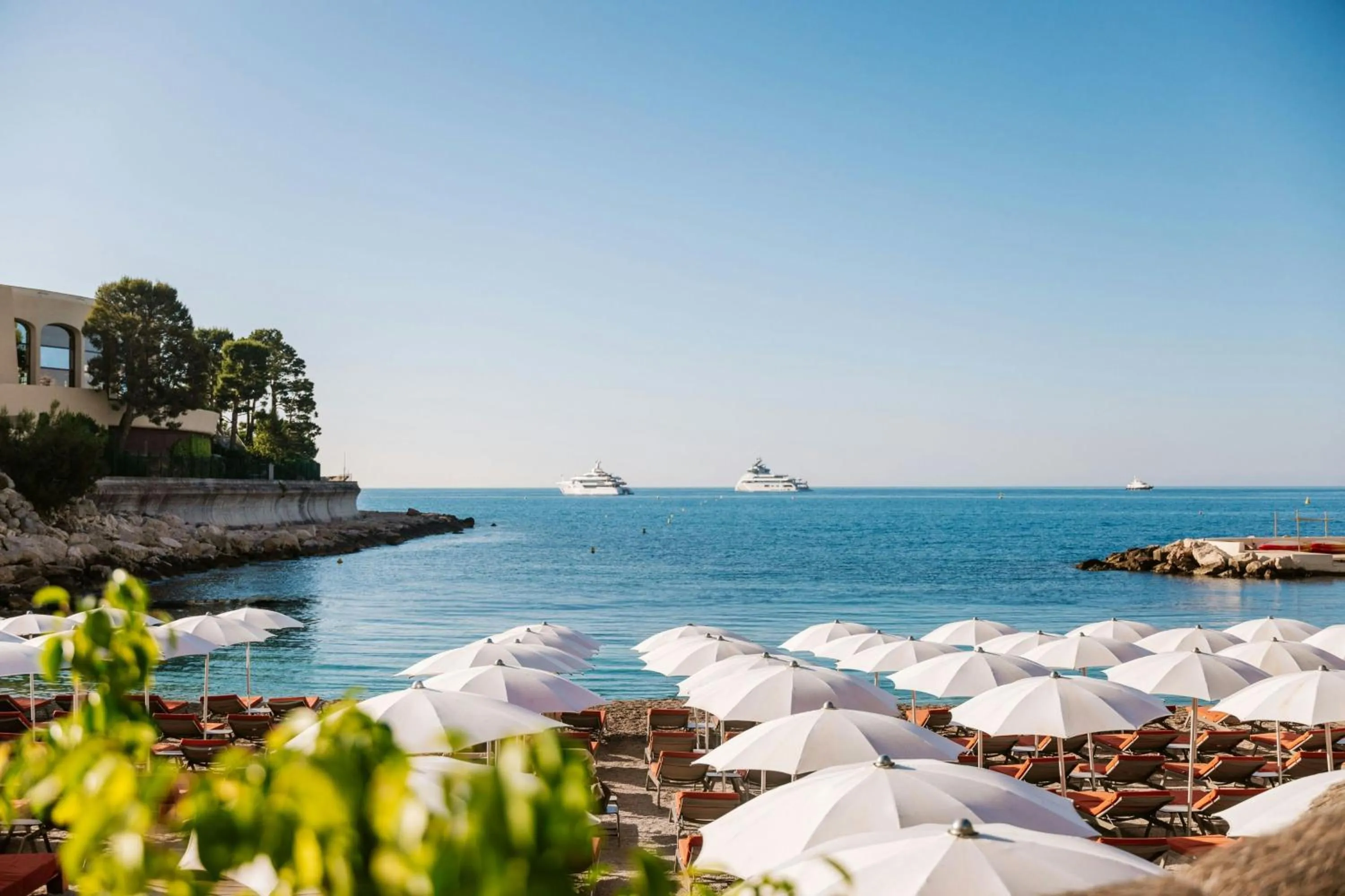 Swimming pool in Le Méridien Beach Plaza