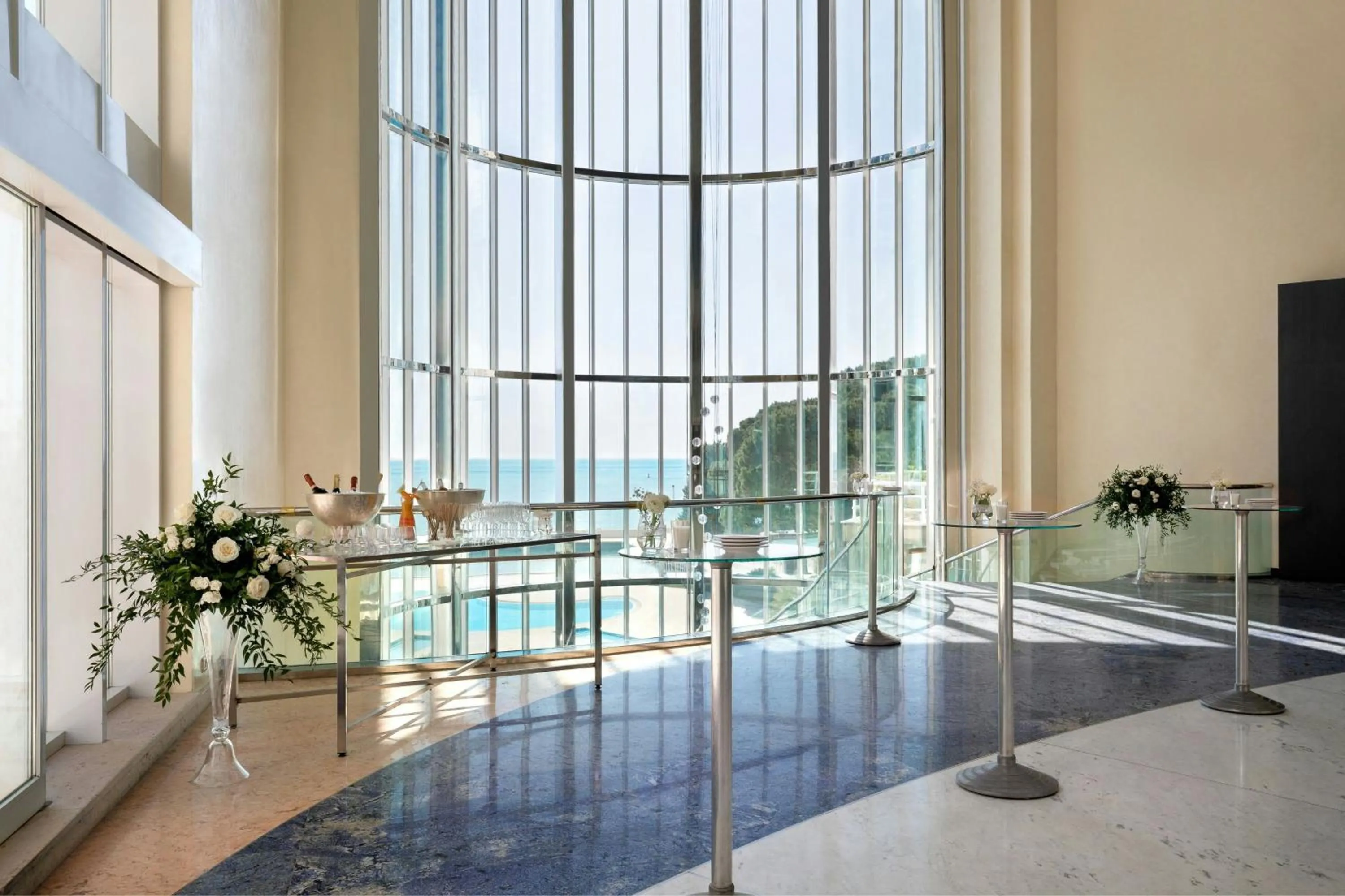 Banquet/Function facilities in Le Méridien Beach Plaza