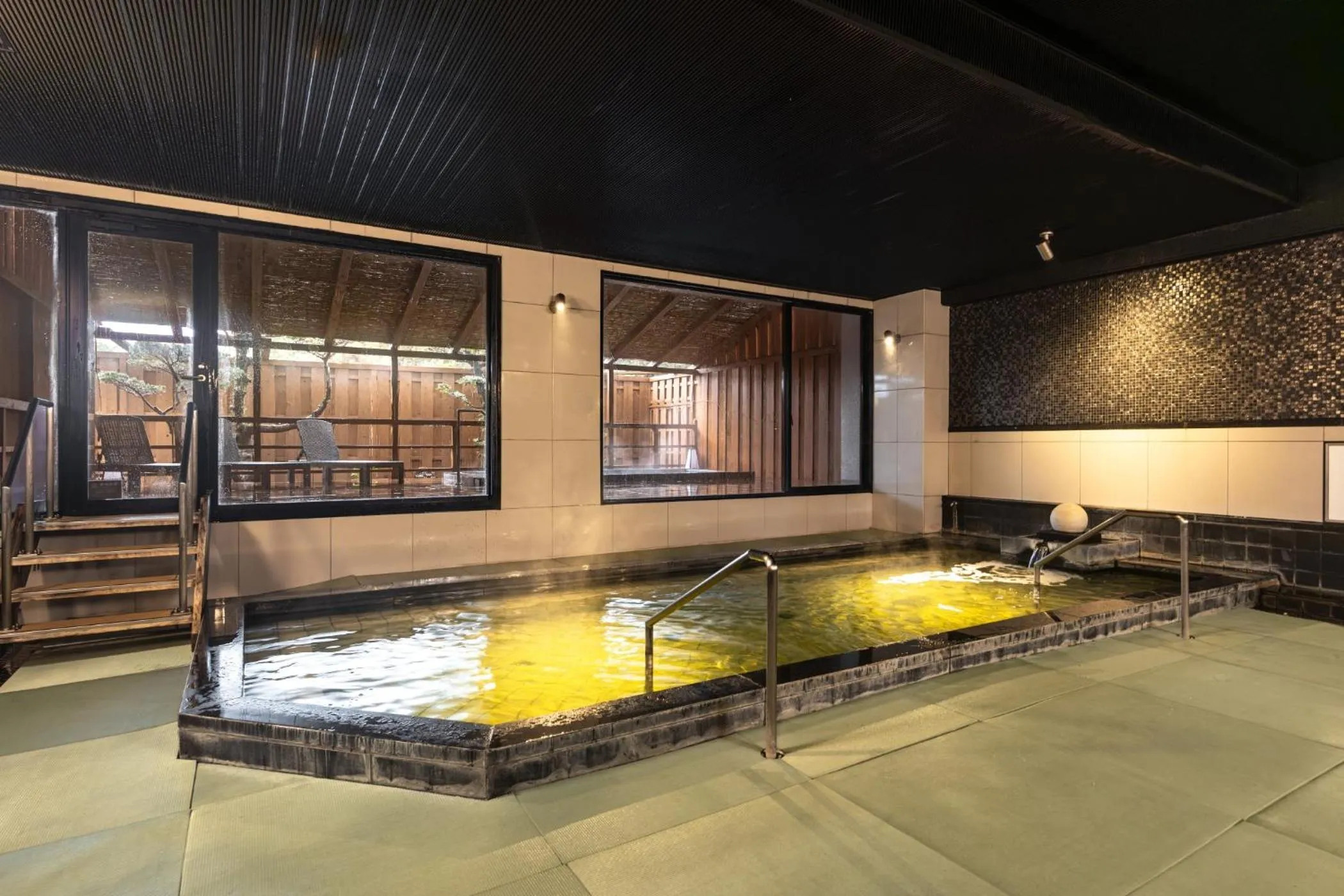 Hot Spring Bath in Ooedo Onsen Monogatari Premium Shima Saichoraku