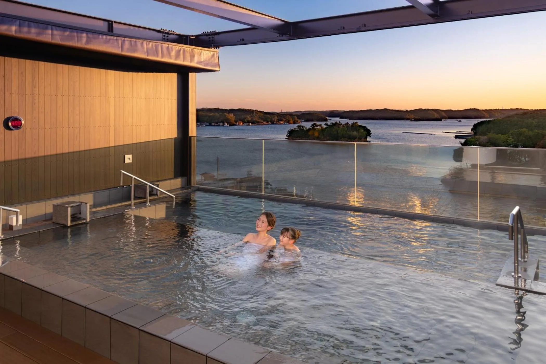 Hot Spring Bath in Ooedo Onsen Monogatari Premium Shima Saichoraku