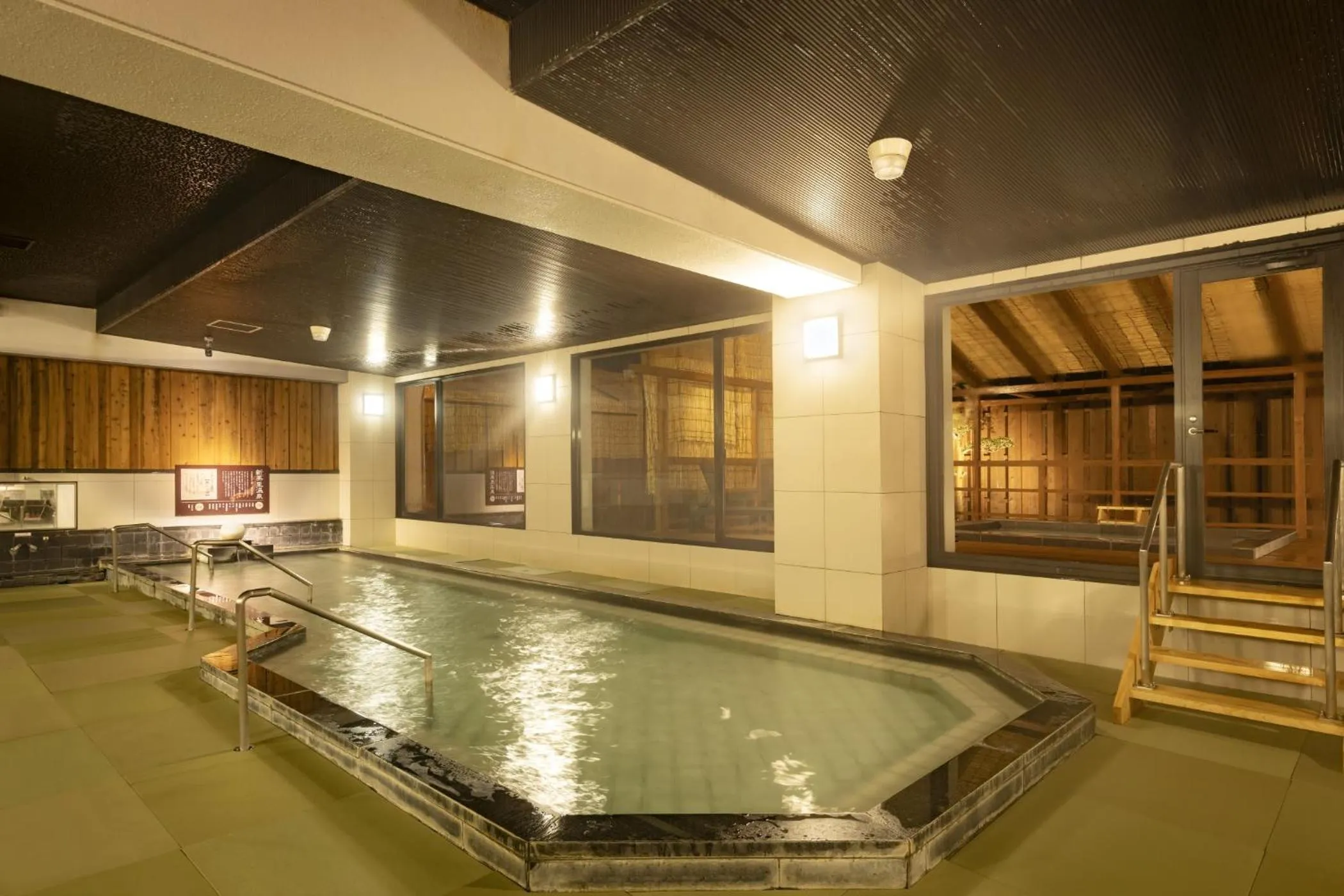 Hot Spring Bath in Ooedo Onsen Monogatari Premium Shima Saichoraku