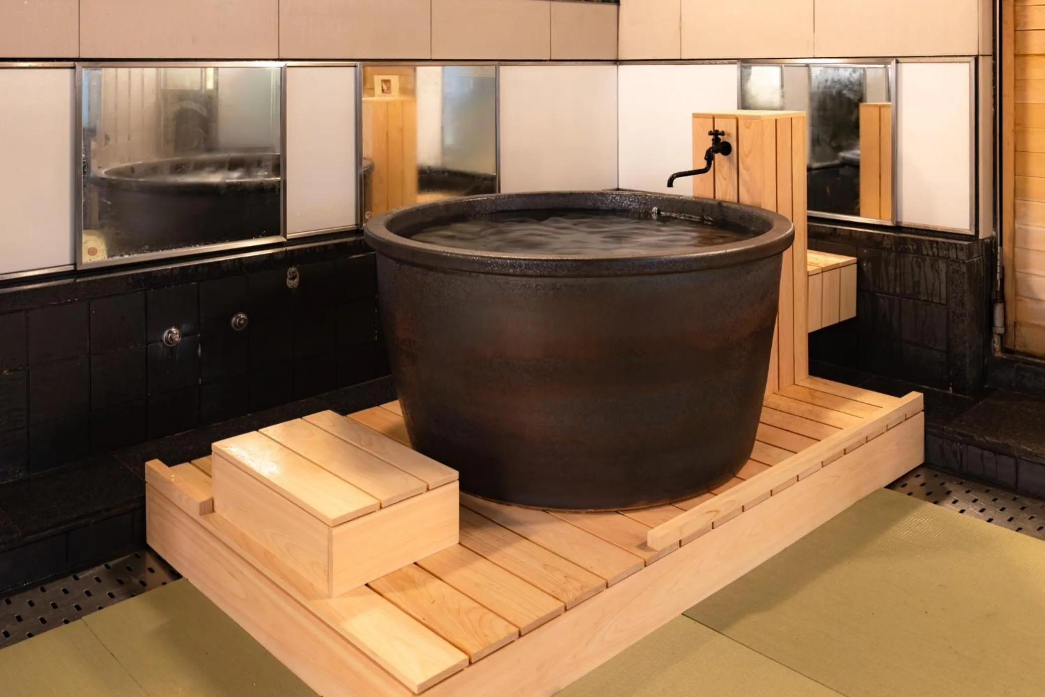 Public Bath in Ooedo Onsen Monogatari Premium Shima Saichoraku