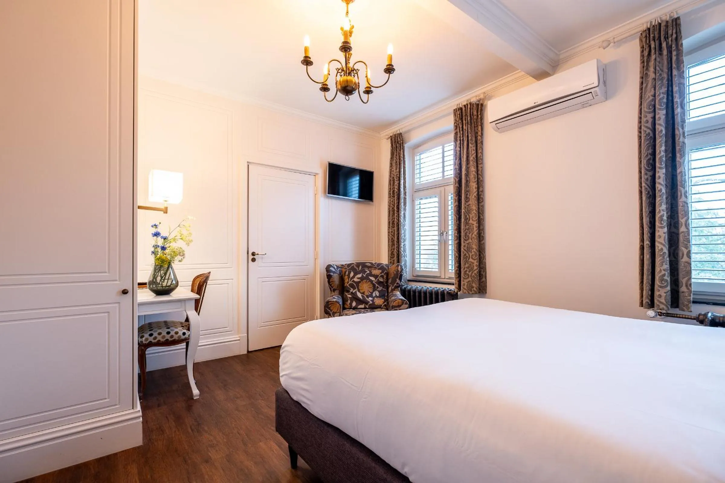 Bed in Hotel Restaurant Café Parkzicht