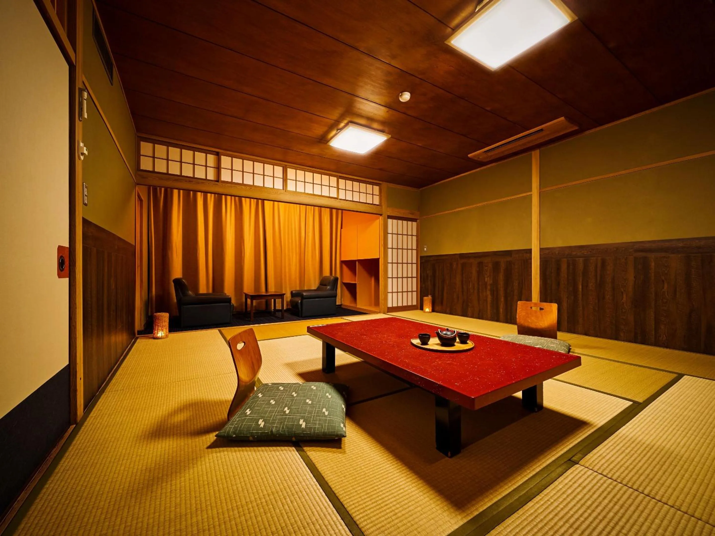 Japanese-Style Room in Ooedo Onsen Monogatari Dogo