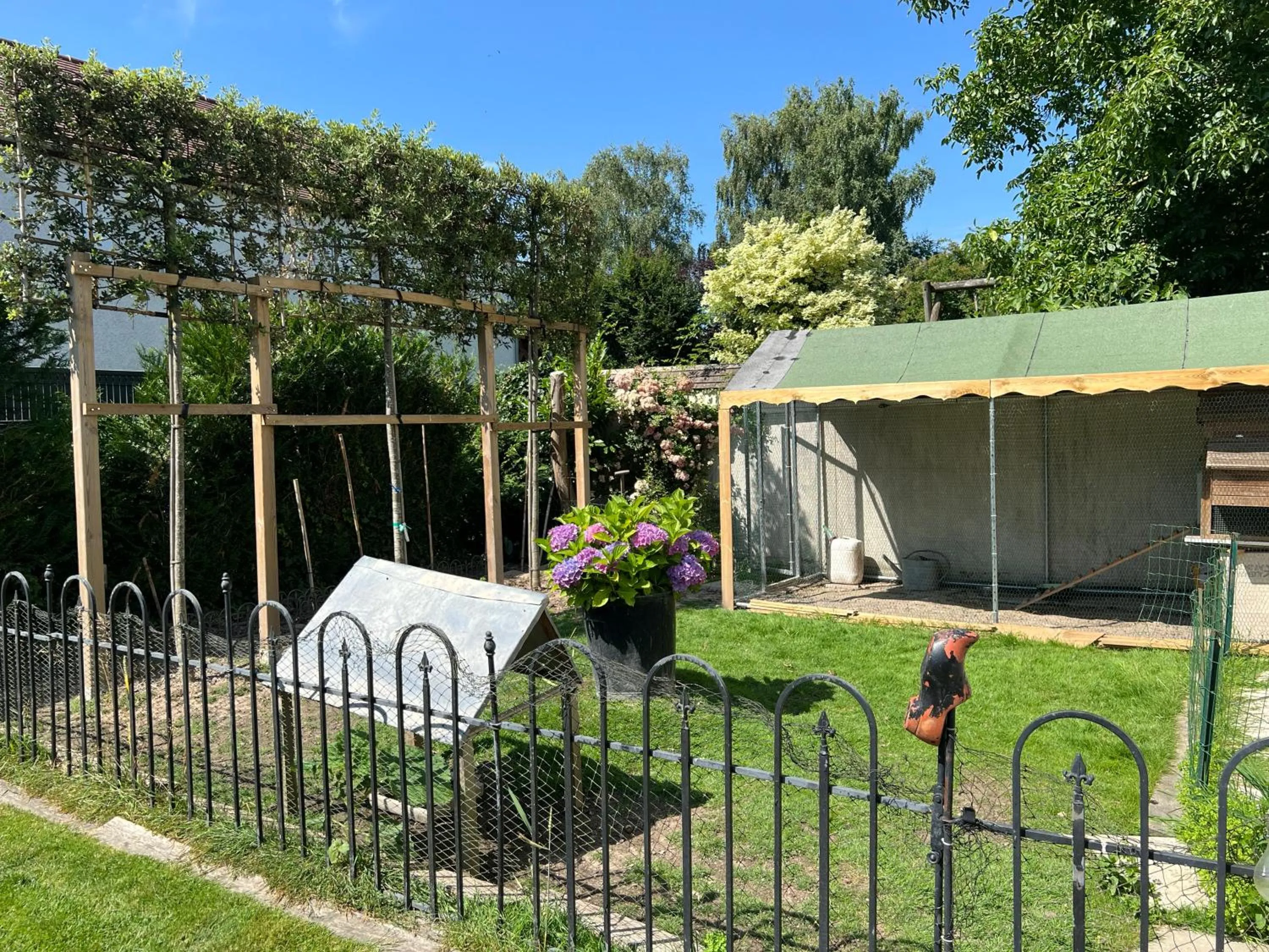 Garden view in Les Prémices De La Forêt