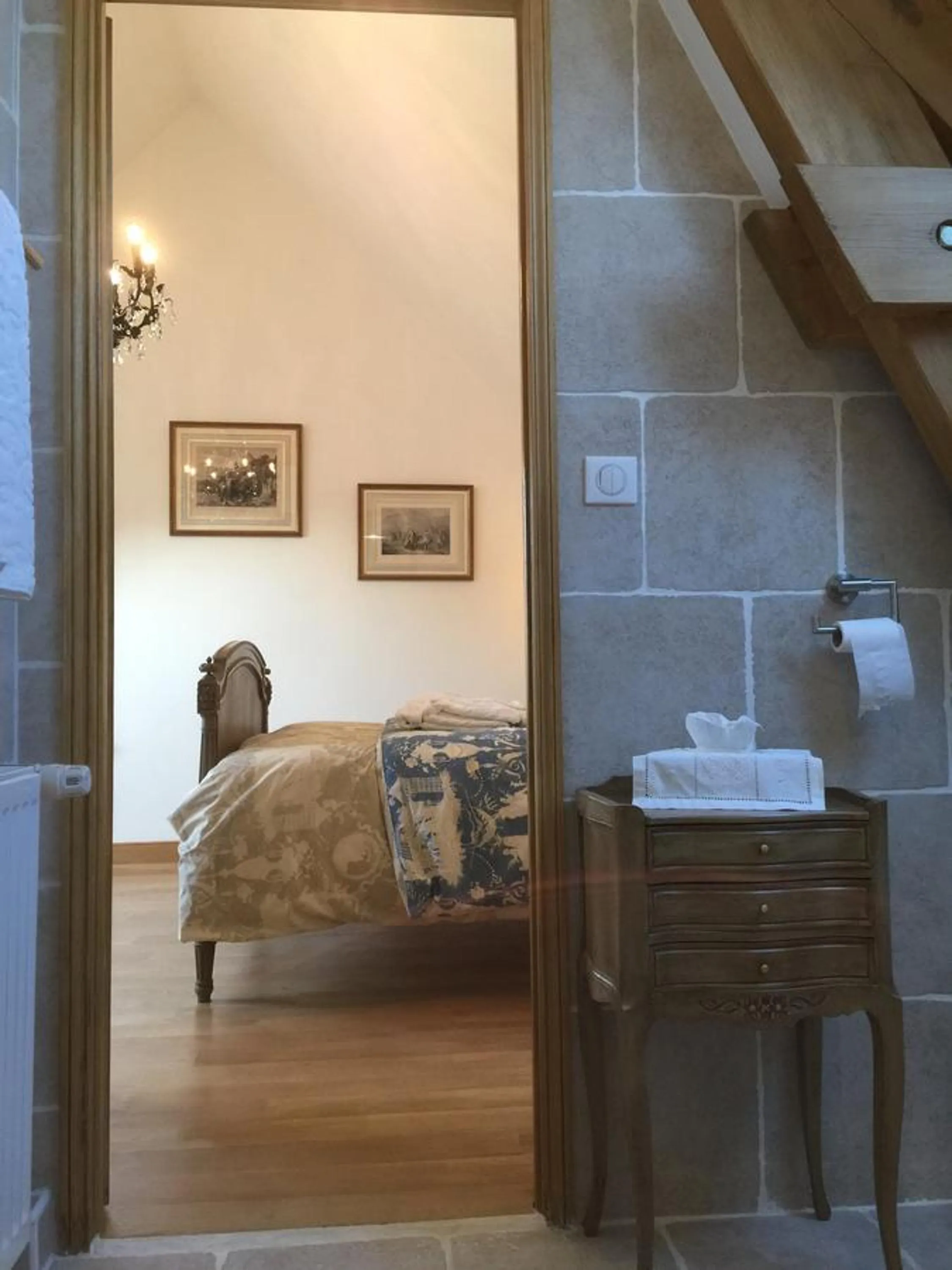 Bathroom, Bed in Les Prémices De La Forêt