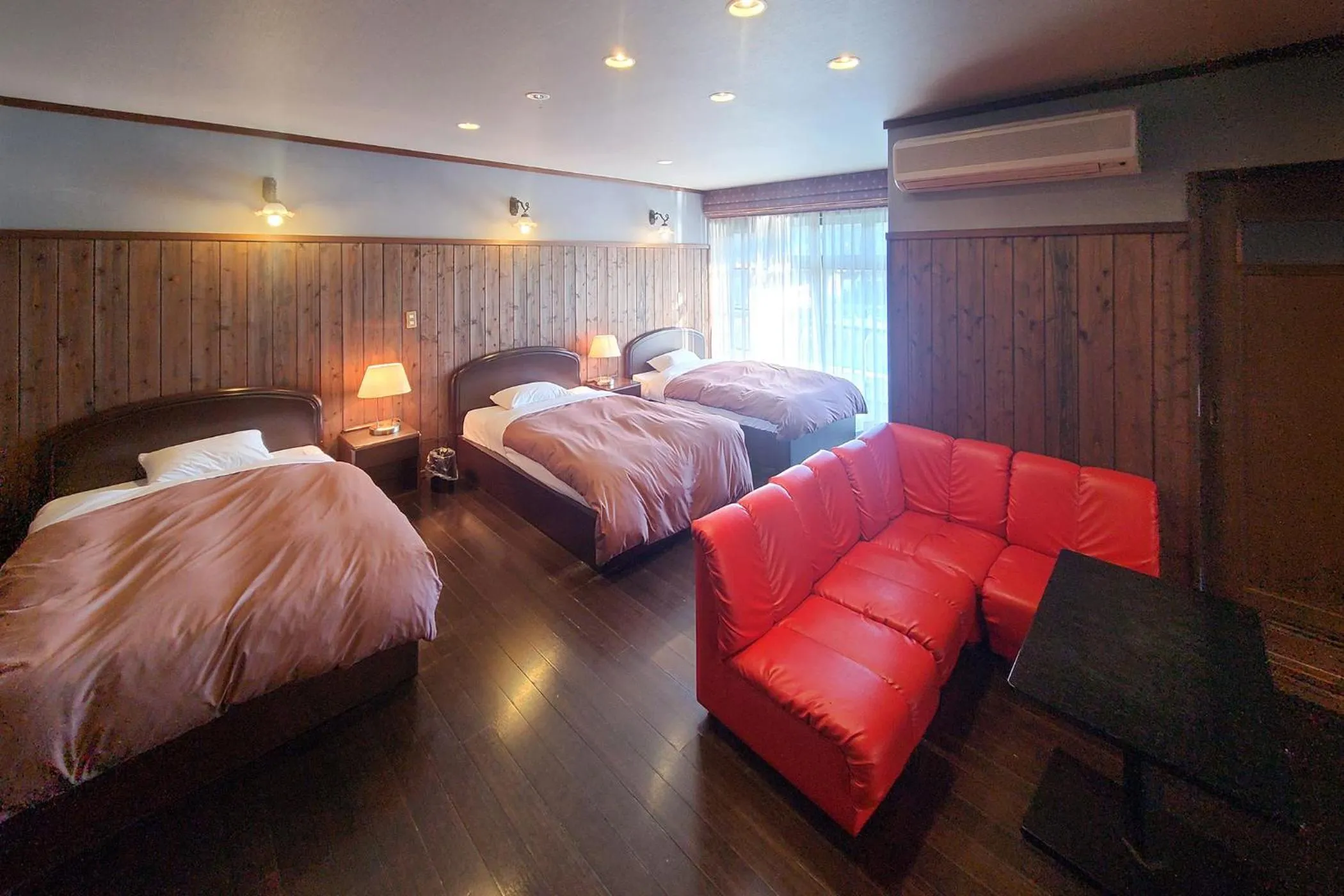 Photo of the whole room, Bed in Ooedo Onsen Monogatari Ureshinokan