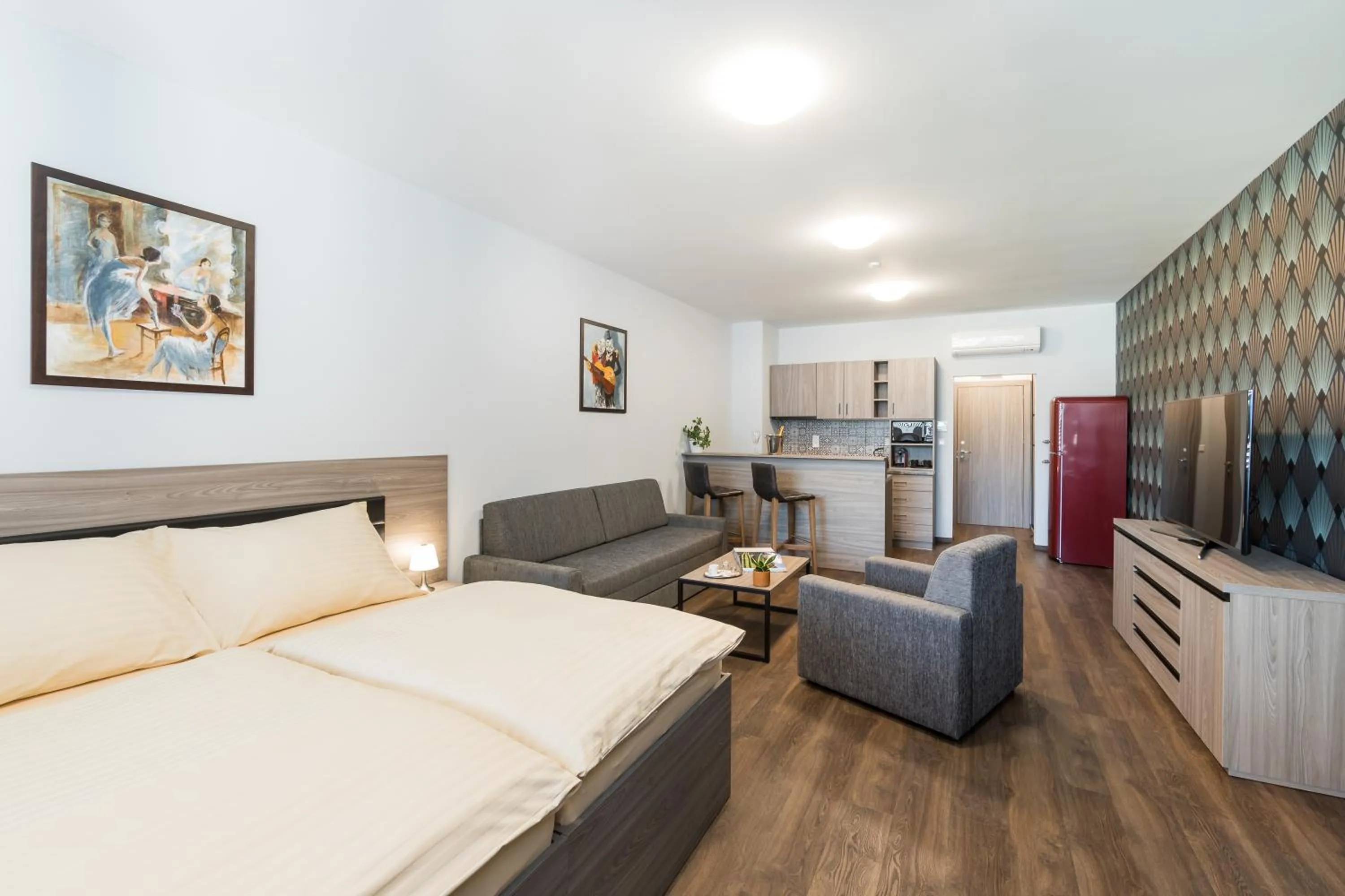 Barok Hotel and Apartments