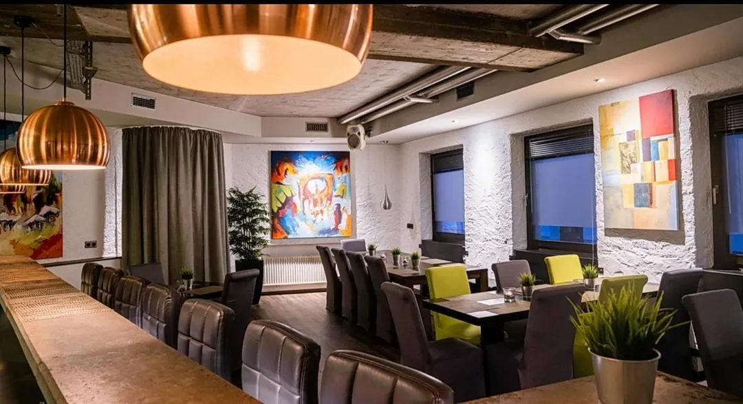 Restaurant/places to eat in Hotel Sonne29