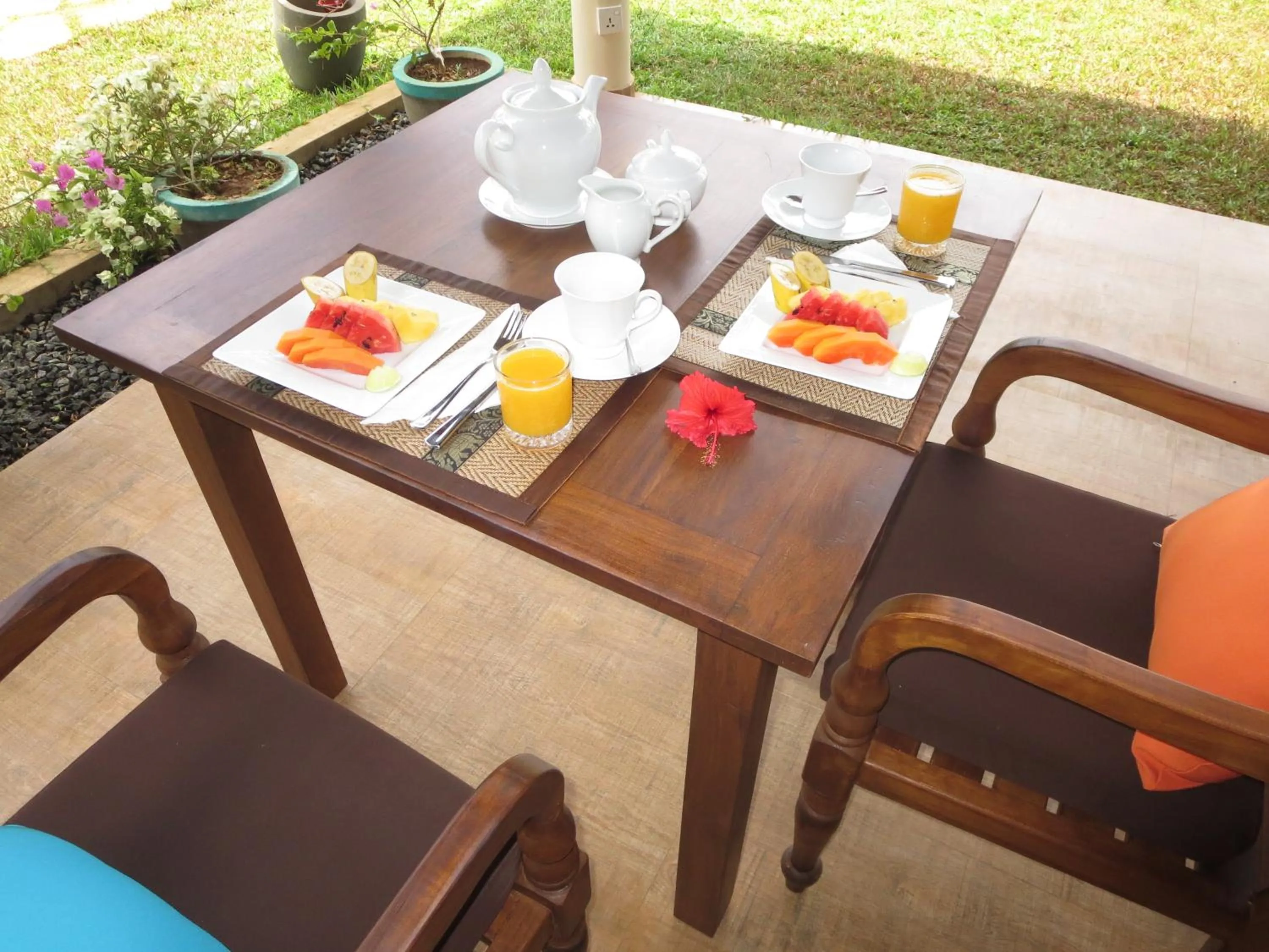 Restaurant/places to eat in Lanka Beach Boutique Bungalows & Grand Villa