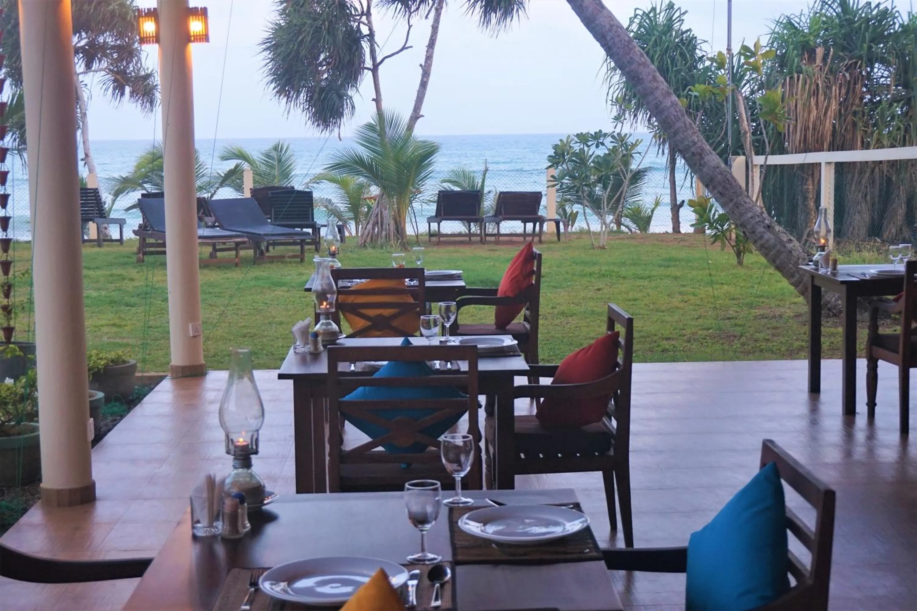 Lanka Beach Boutique Bungalows & Grand Villa