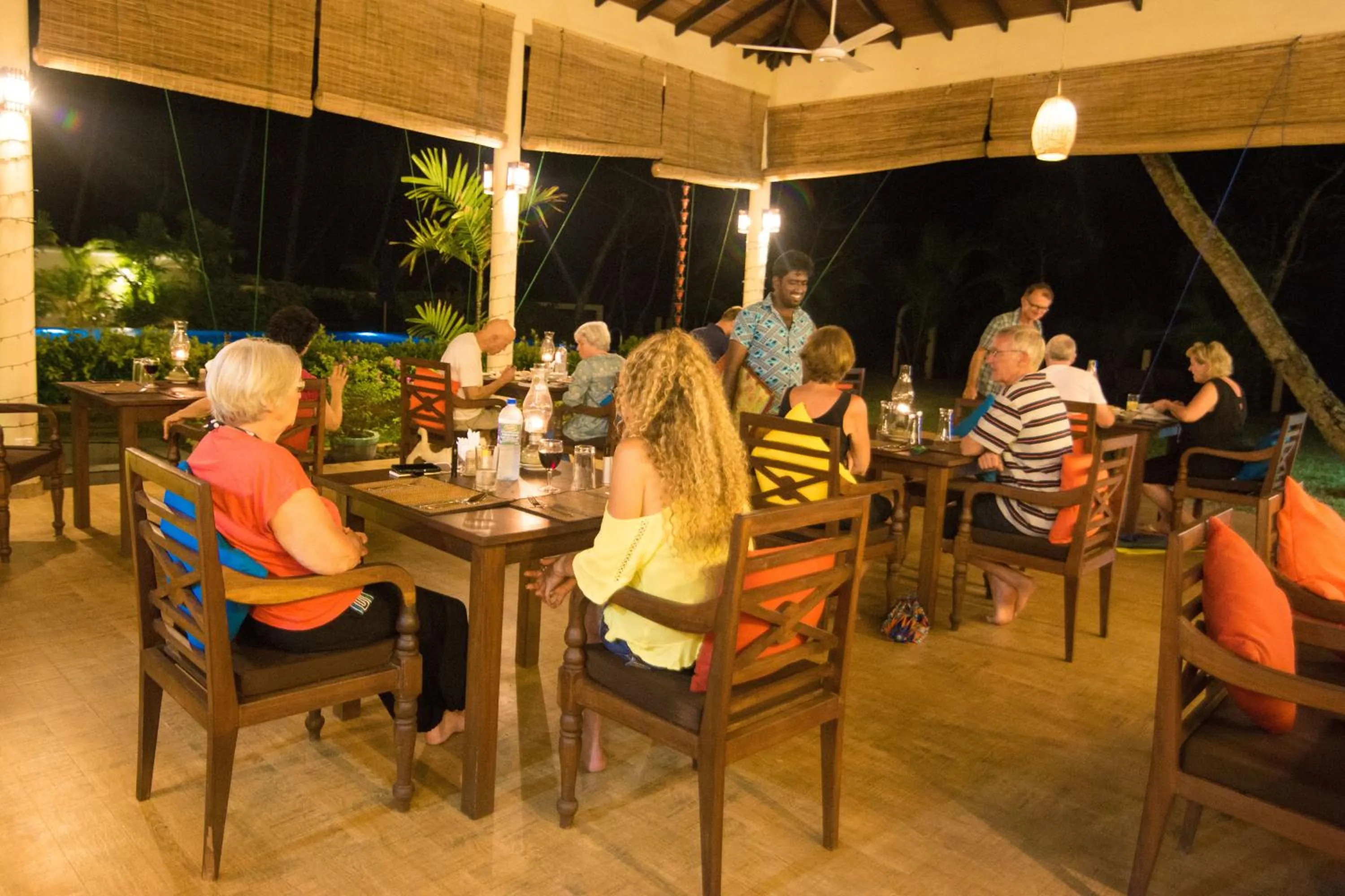 Restaurant/places to eat in Lanka Beach Boutique Bungalows & Grand Villa