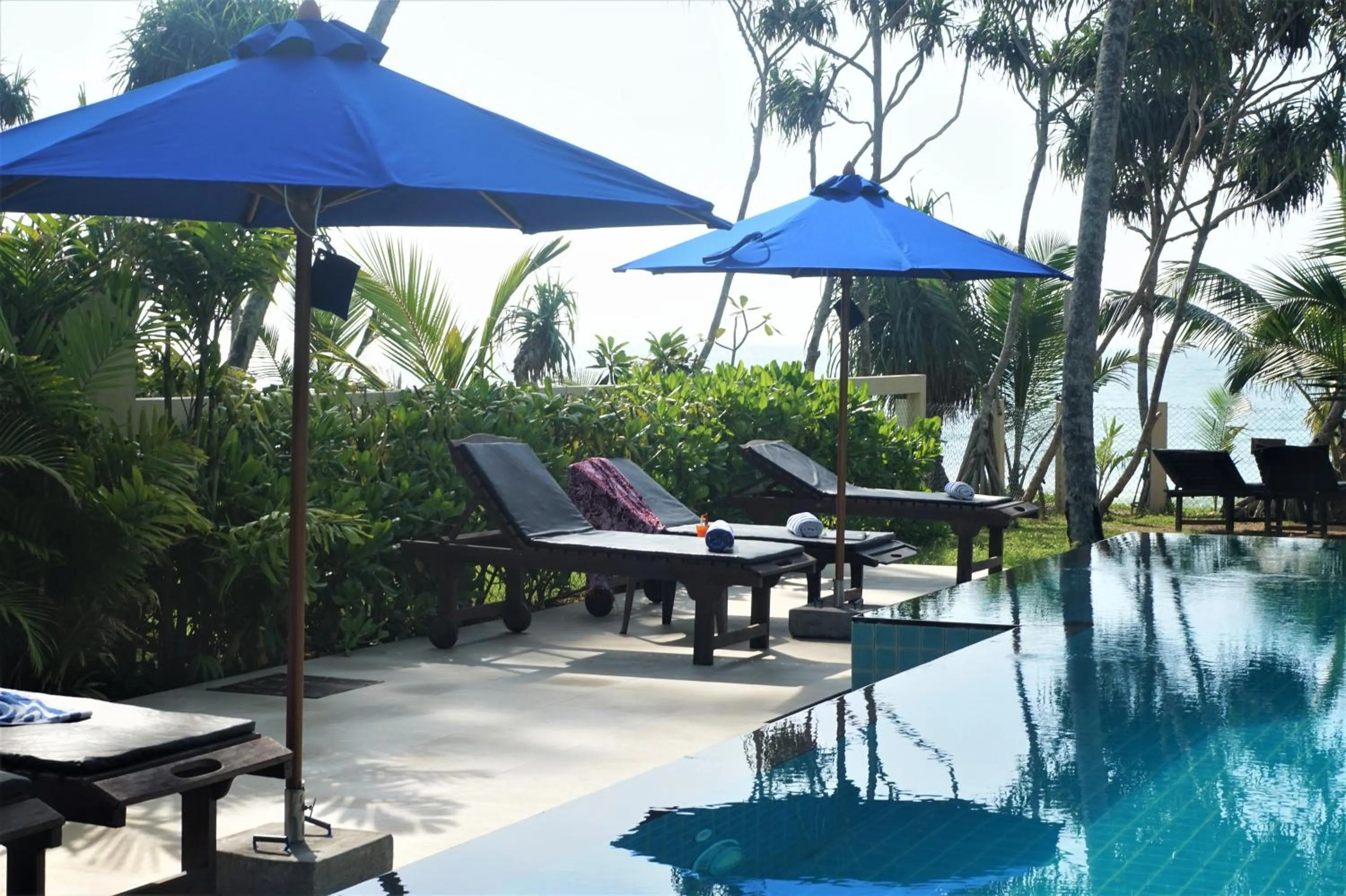 Lanka Beach Boutique Bungalows & Grand Villa